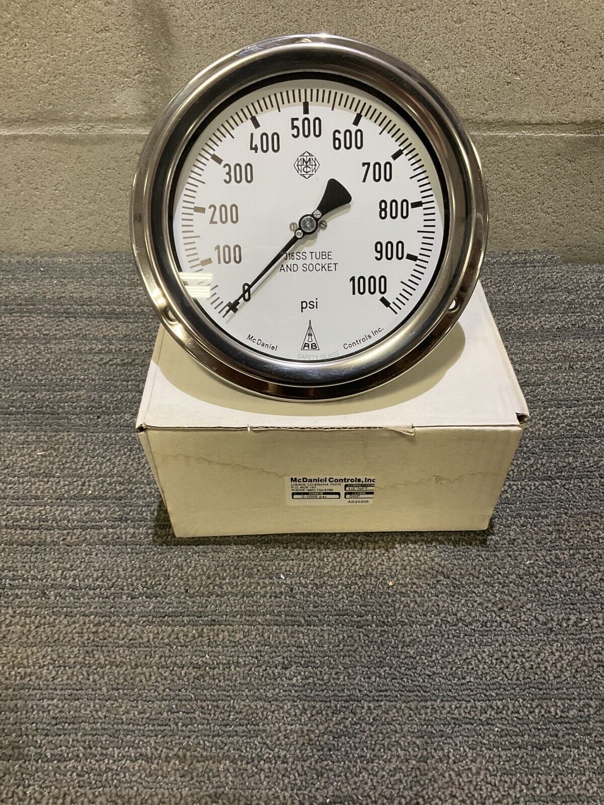 McDaniel Controls AB20206 Pressure Gauge 0-1000 PSI 1/2" NPT