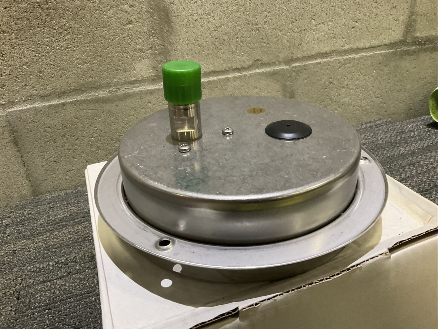 MCDANIEL CONTROLS AB20206 PRESSURE GAUGE 0-600 PSI 1/2" NPT - NEW IN BOX