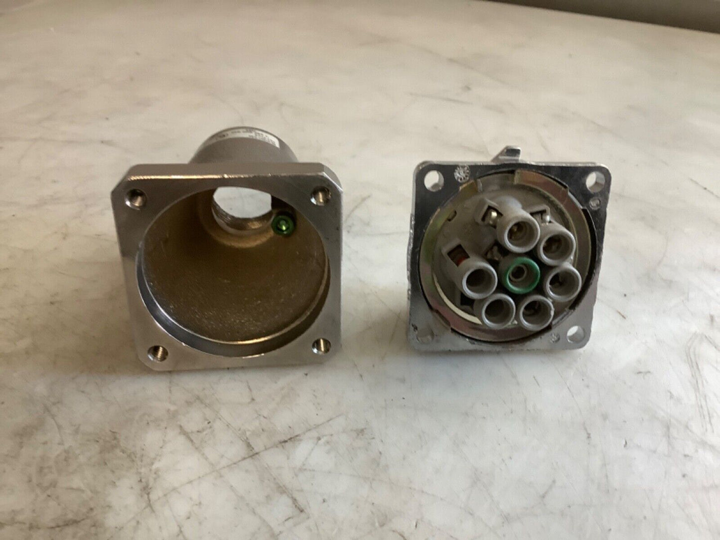 MELTRIC 09-01041-H34 PN7 PLUG 444