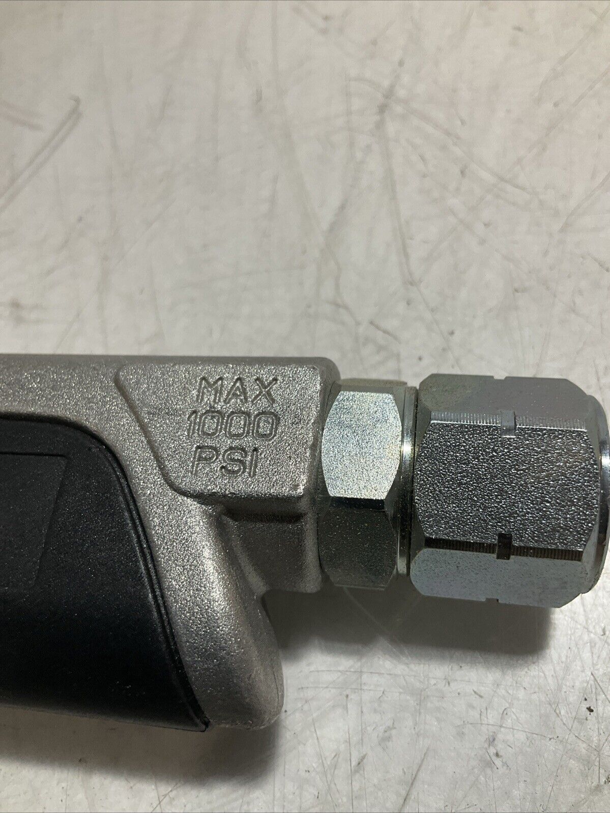 LINCOLN 758F  OIL CONTROL VALVE  WITH  FLEXIBLE EXTENSION  U3S