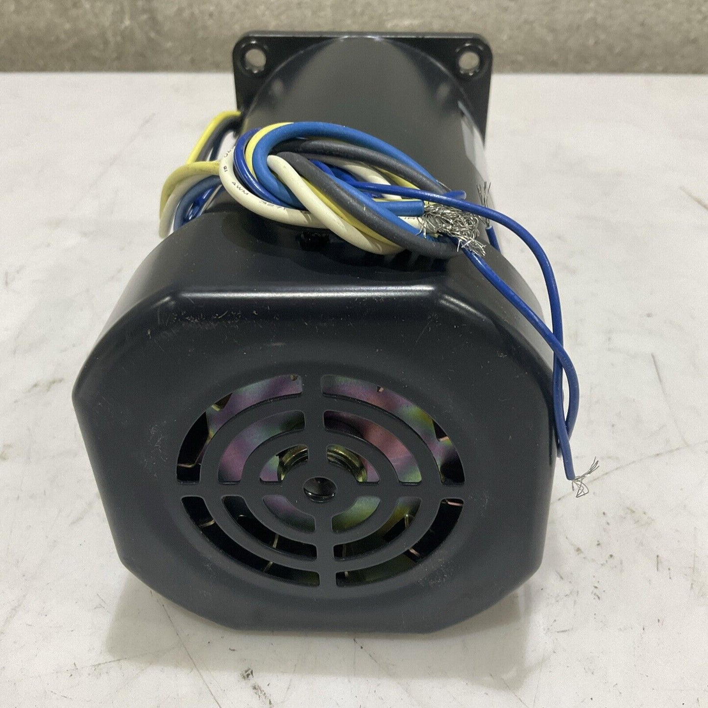 OM ORIENTAL MOTOR E2333-354 INDUCTION MOTOR MAGNETIC BRAKE DC24V 200V 50/60HZ