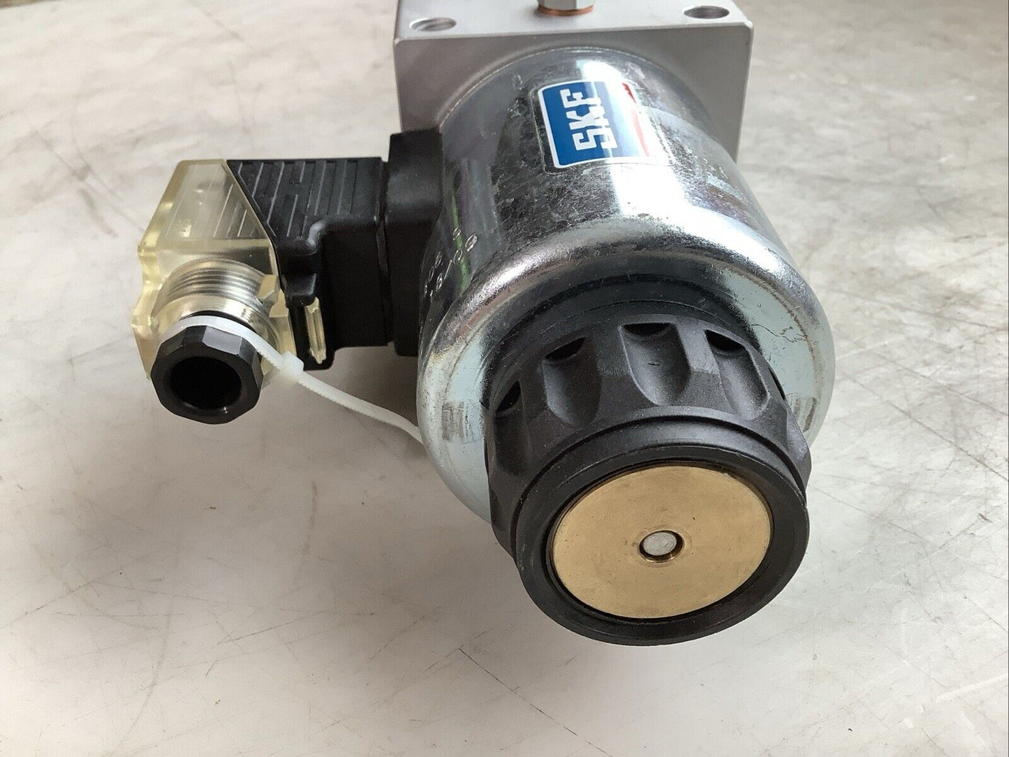 SKF PE-4-40+429 ELECTROMAGNETIC PISTON PUMP 115VAC 50/60HZ