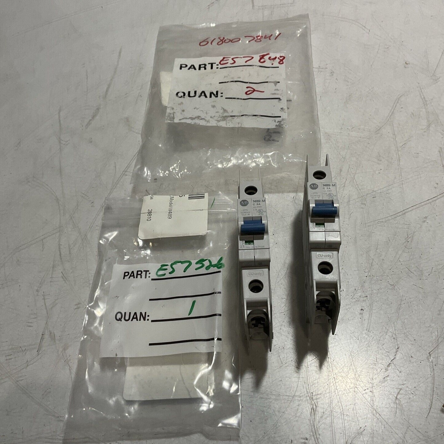 ALLEN- BRADLEY  A-B 1489-MC3A  MINIATURE CIRCUIT BREAKER  1POLE  LOT OF 2 C2H