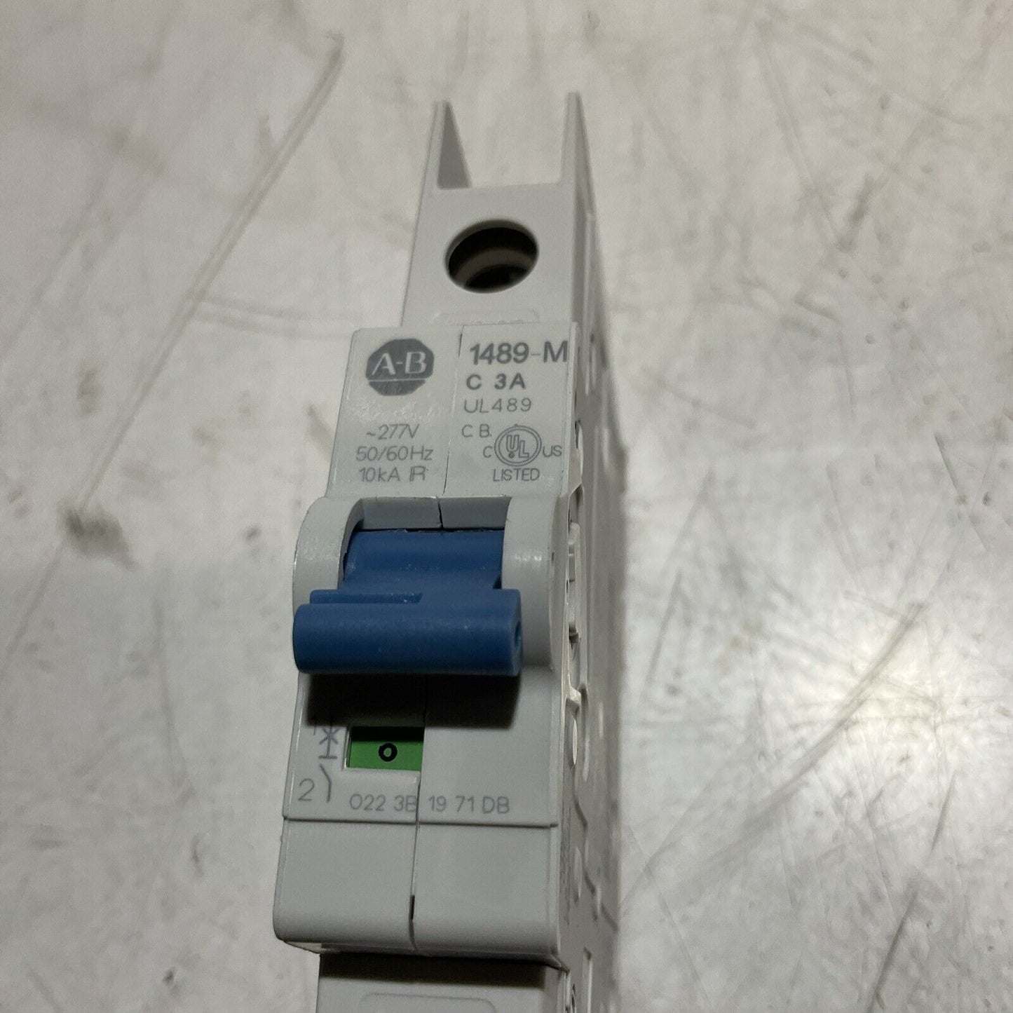 ALLEN- BRADLEY  A-B 1489-MC3A  MINIATURE CIRCUIT BREAKER  1POLE  LOT OF 2 C2H