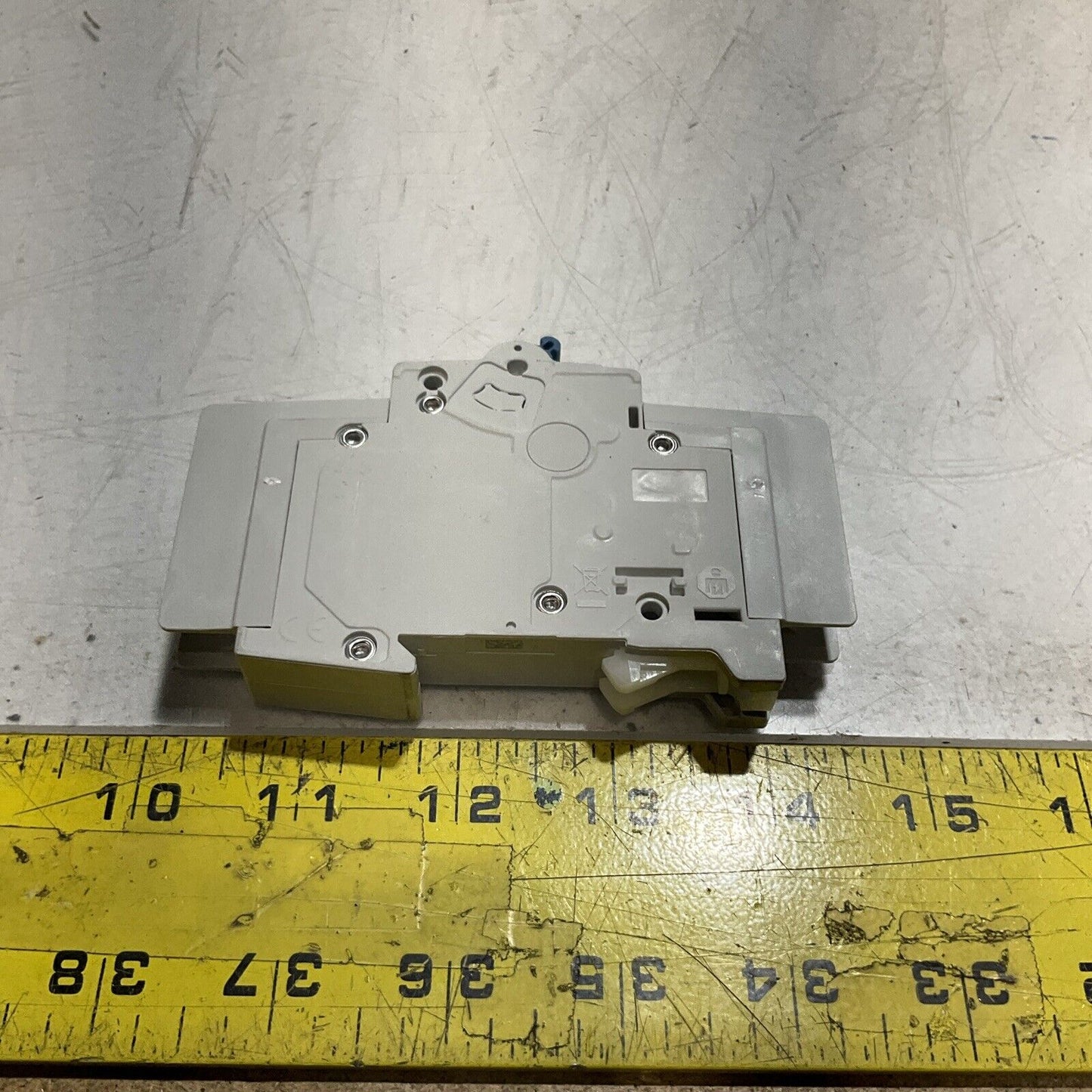 ALLEN- BRADLEY  A-B 1489-MC3A  MINIATURE CIRCUIT BREAKER  1POLE  LOT OF 2 C2H