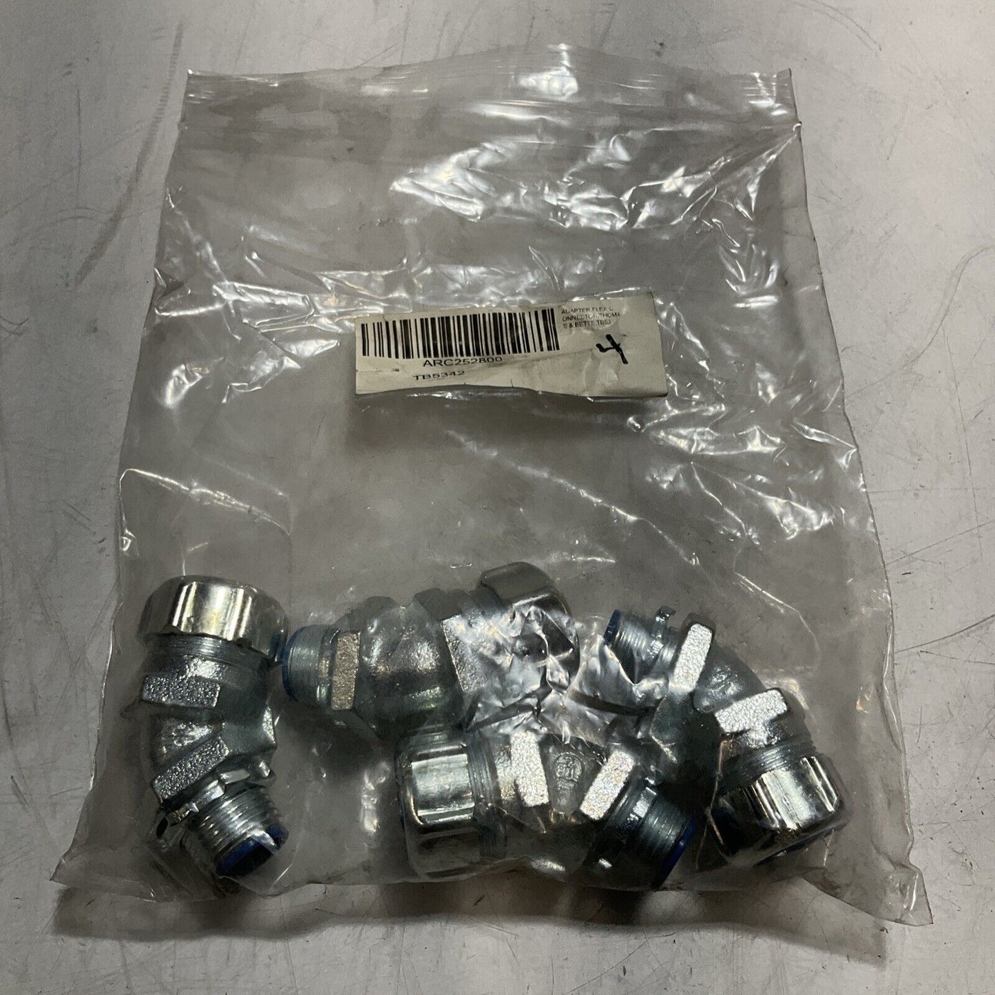 T&B TB5342 INSULATED LIQUIDTIGHT  CONDUIT CONNECTOR  ADAPTER  QTY 4  K9S