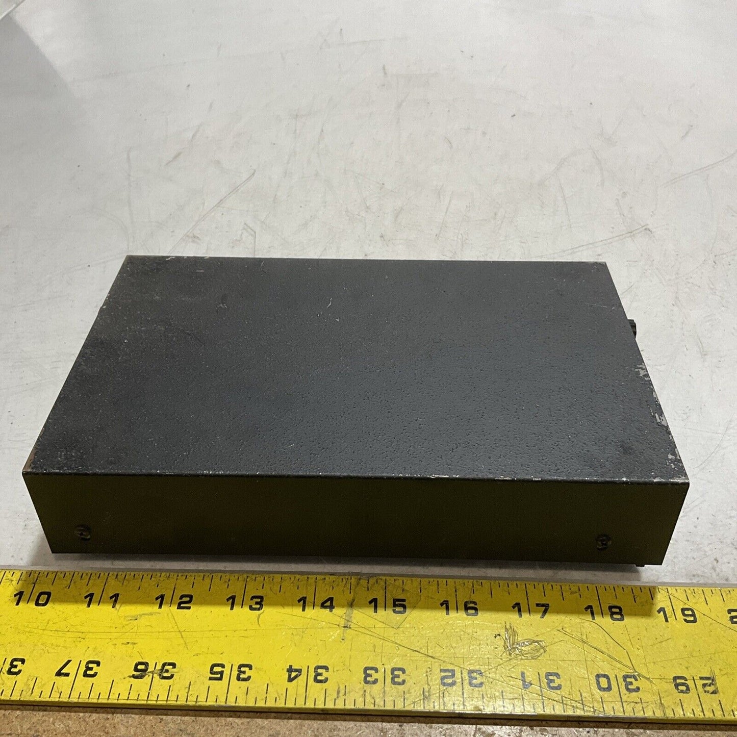 PELCO MLZ6DT  DISTRIBUTION AMPLIFIER  24AC 50/60HZ  15 WATTS  QTY 2  U3S