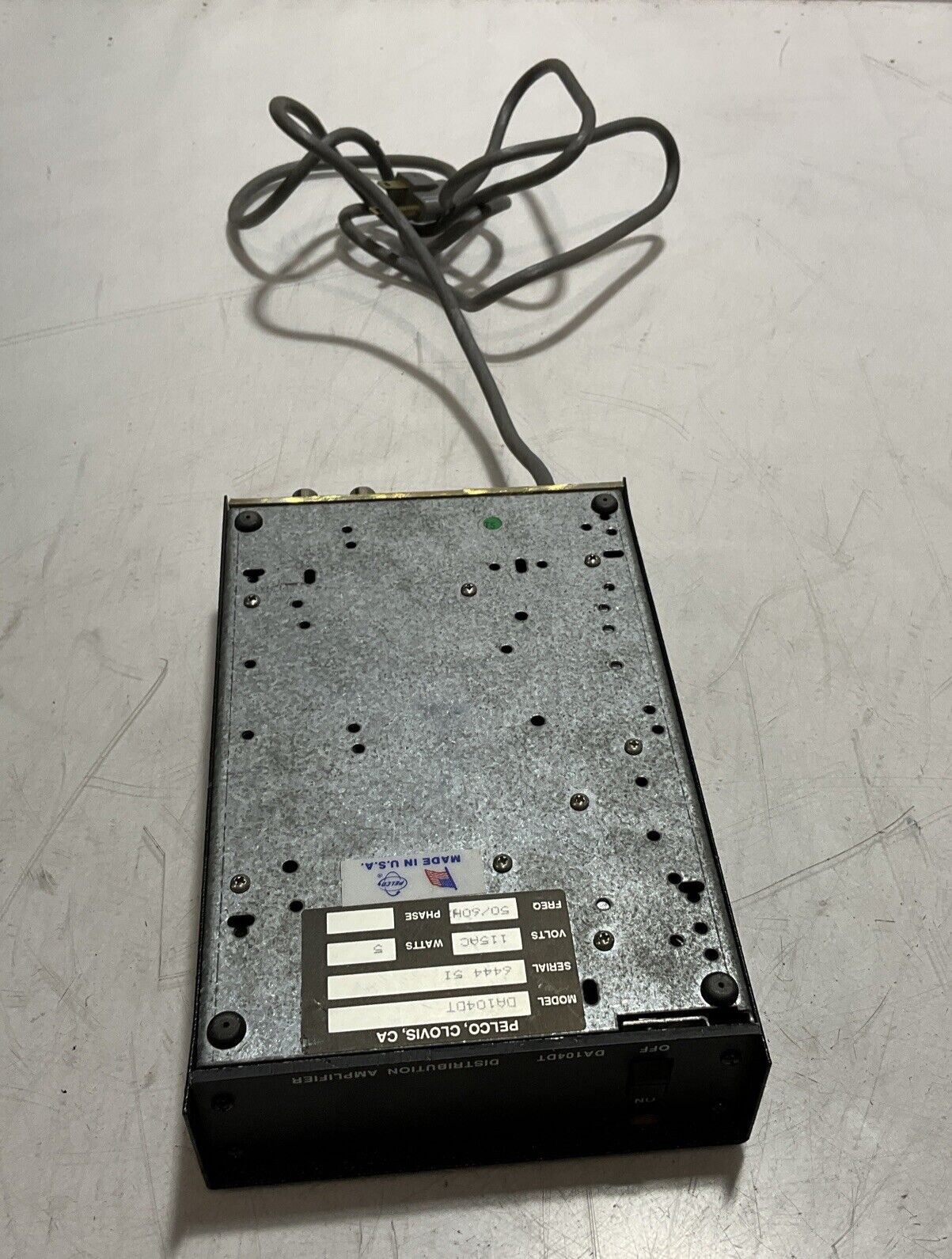 PELCO CLOVIS  DA104DT  DISTRIBUTION AMPLIFIER  115AC  50/60HZ 5WATTS  U3S