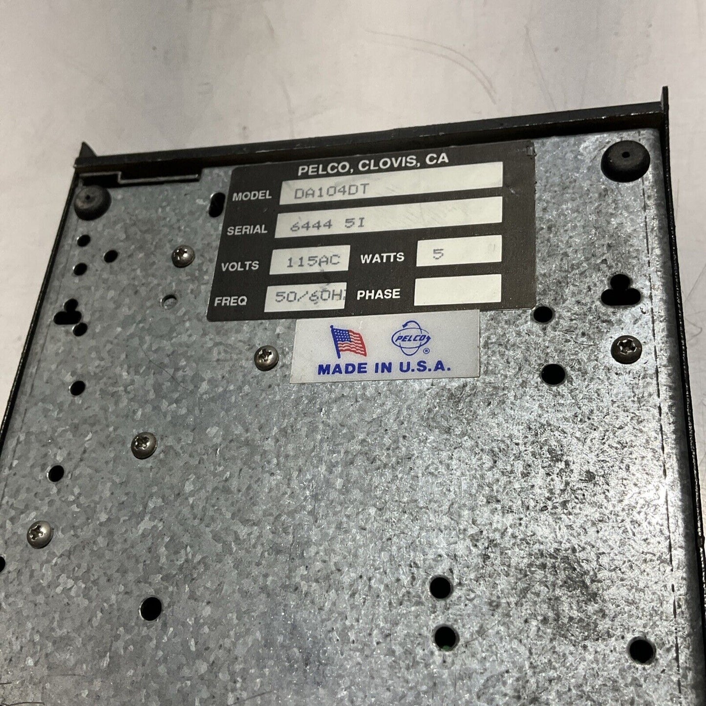 PELCO CLOVIS  DA104DT  DISTRIBUTION AMPLIFIER  115AC  50/60HZ 5WATTS  U3S