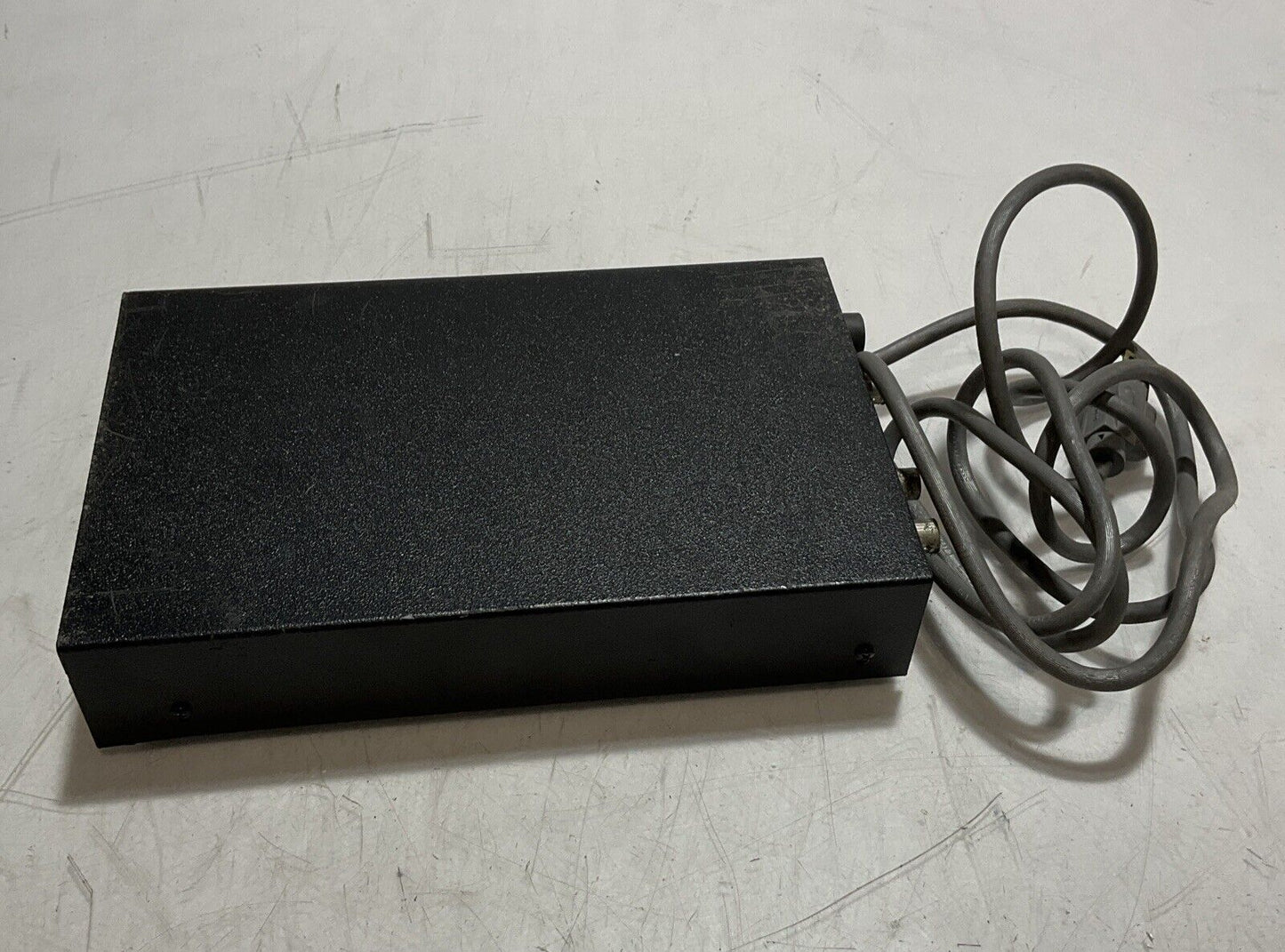 PELCO CLOVIS  DA104DT  DISTRIBUTION AMPLIFIER  115AC  50/60HZ 5WATTS  U3S