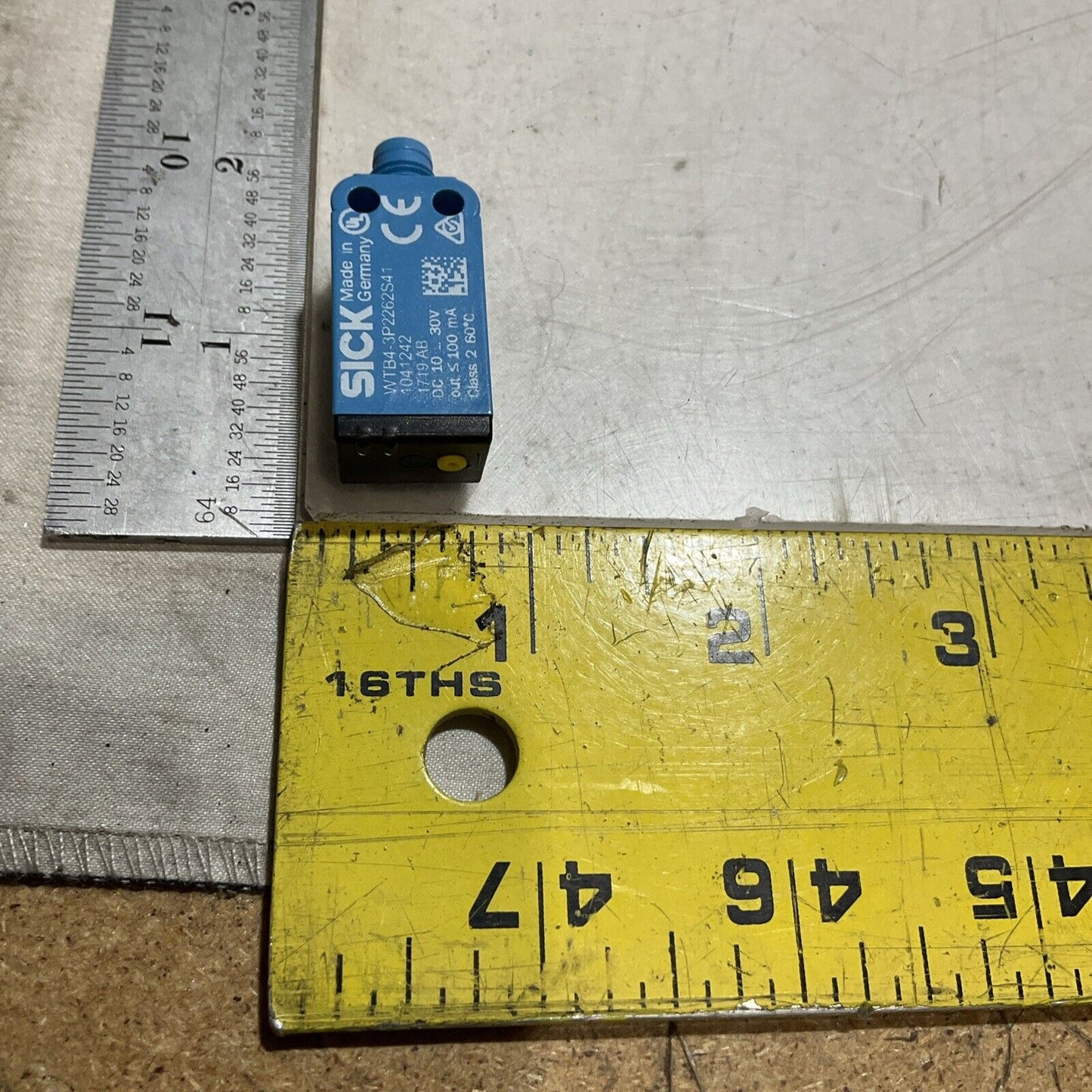 SICK  WTB4-3 P2262S41 PHOTOELECTRIC SENSOR  PROXIMITY SWITCH 30V  U3S