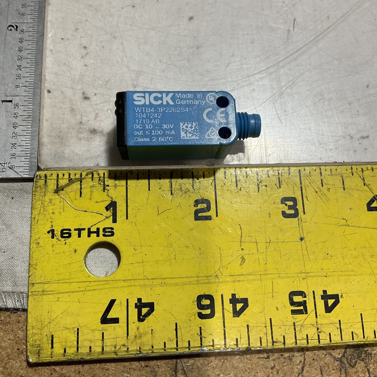 SICK  WTB4-3 P2262S41 PHOTOELECTRIC SENSOR  PROXIMITY SWITCH 30V  U3S