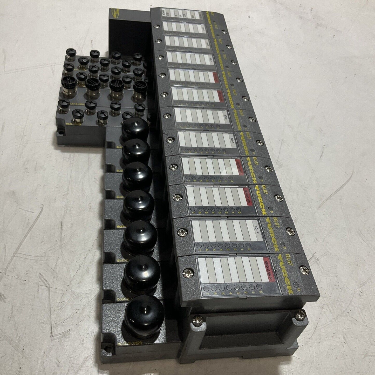 TURCK  BL67 8DI-P BL67-B-1M23 -19 BUS STOP BASE AND IN/OUT PUT MODULES U3S