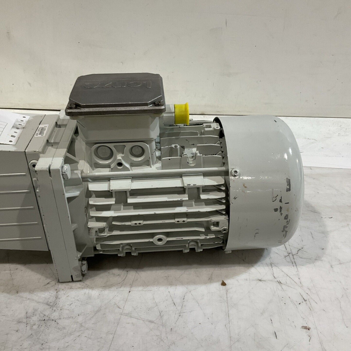 LENZE  MDEMXX100-12U GKR05-2MHAR 100C12   87HZ  GEAR MOTOR U3S