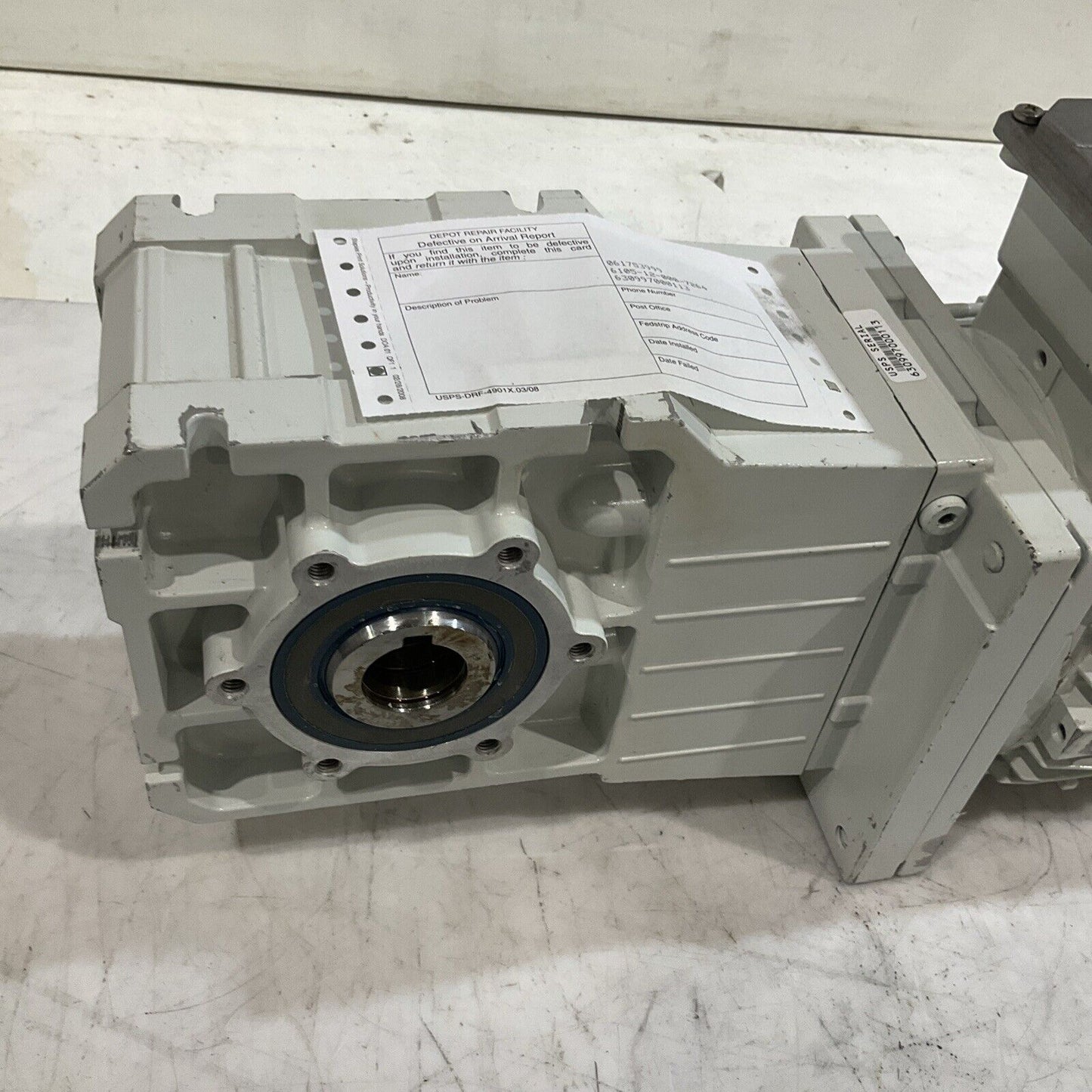 LENZE  MDEMXX100-12U GKR05-2MHAR 100C12   87HZ  GEAR MOTOR U3S