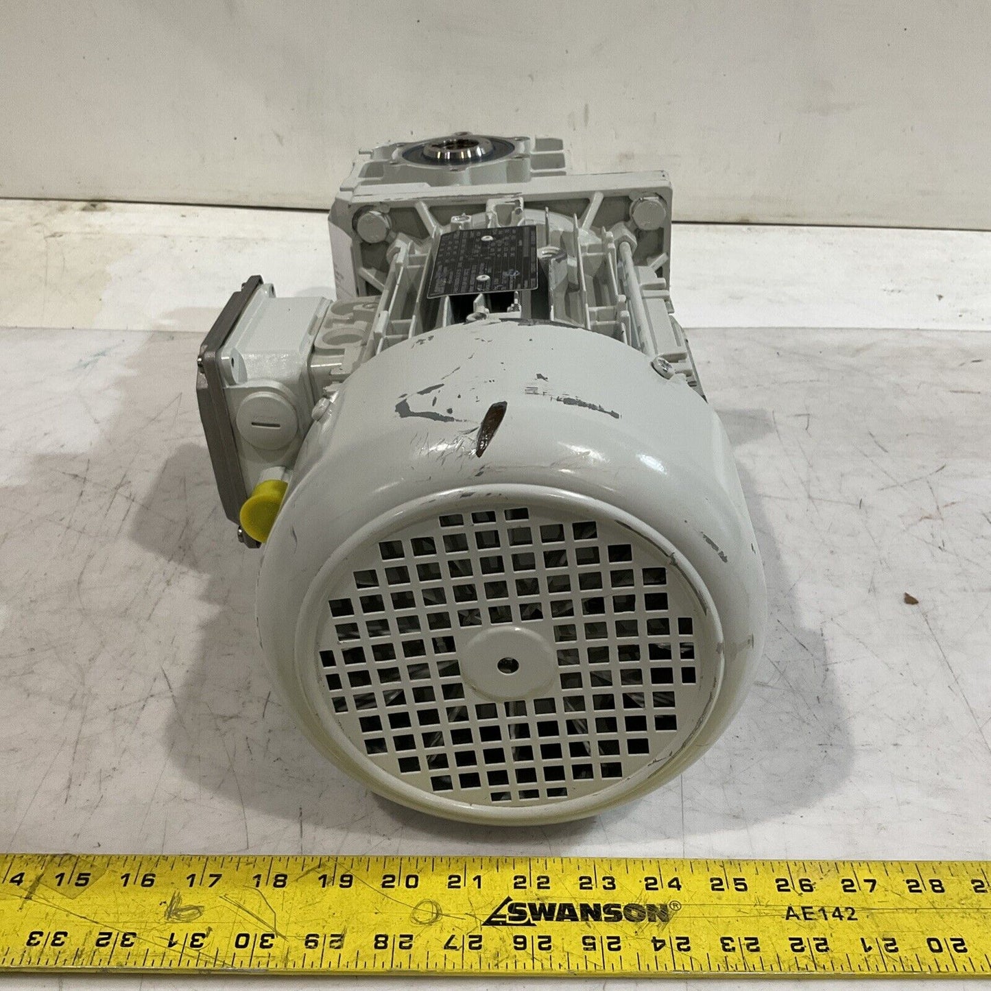 LENZE  MDEMXX100-12U GKR05-2MHAR 100C12   87HZ  GEAR MOTOR U3S