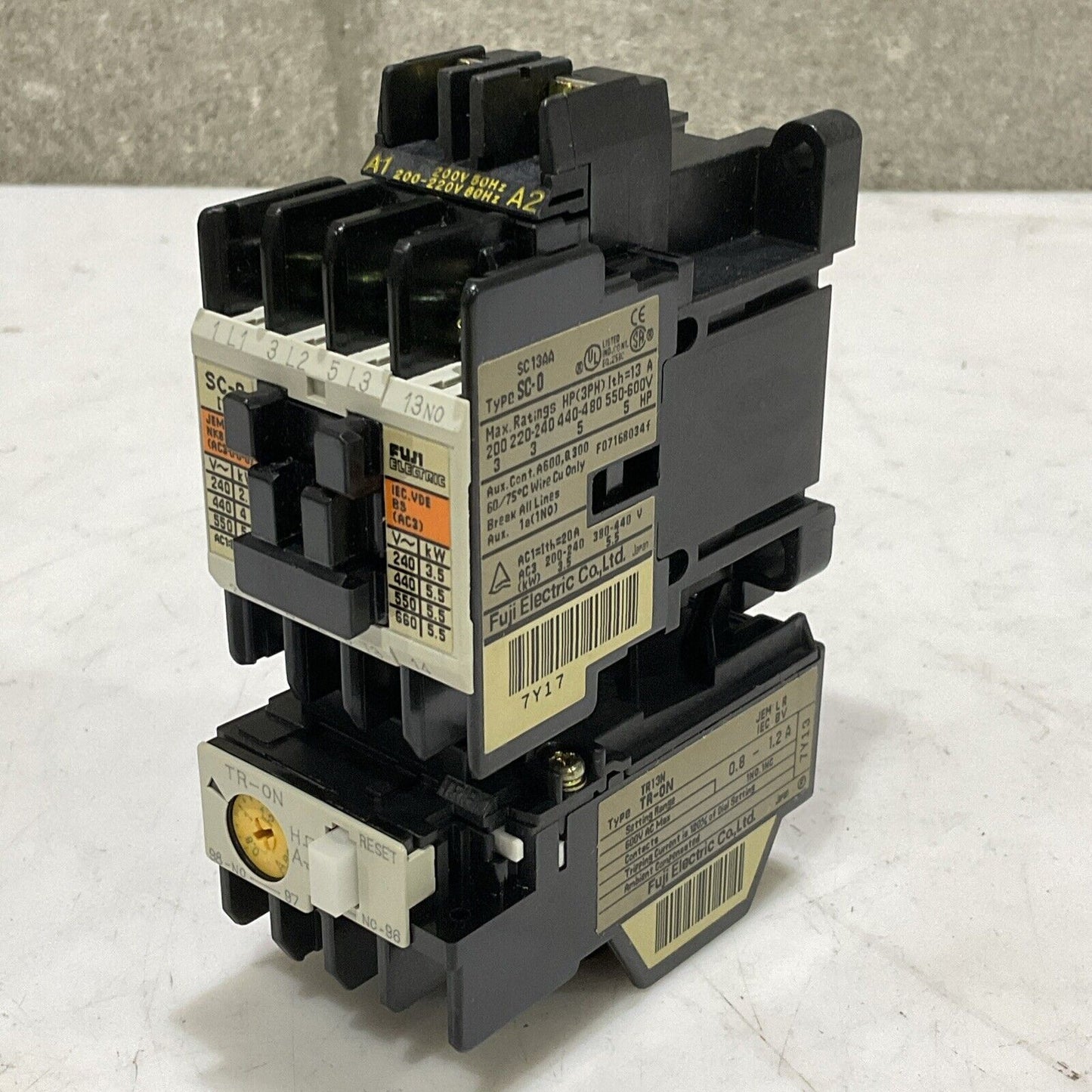 FUJI SC-0 TR-ON SC13AA TRI3N MAGNETIC SWITCH 600V 5HP P7P