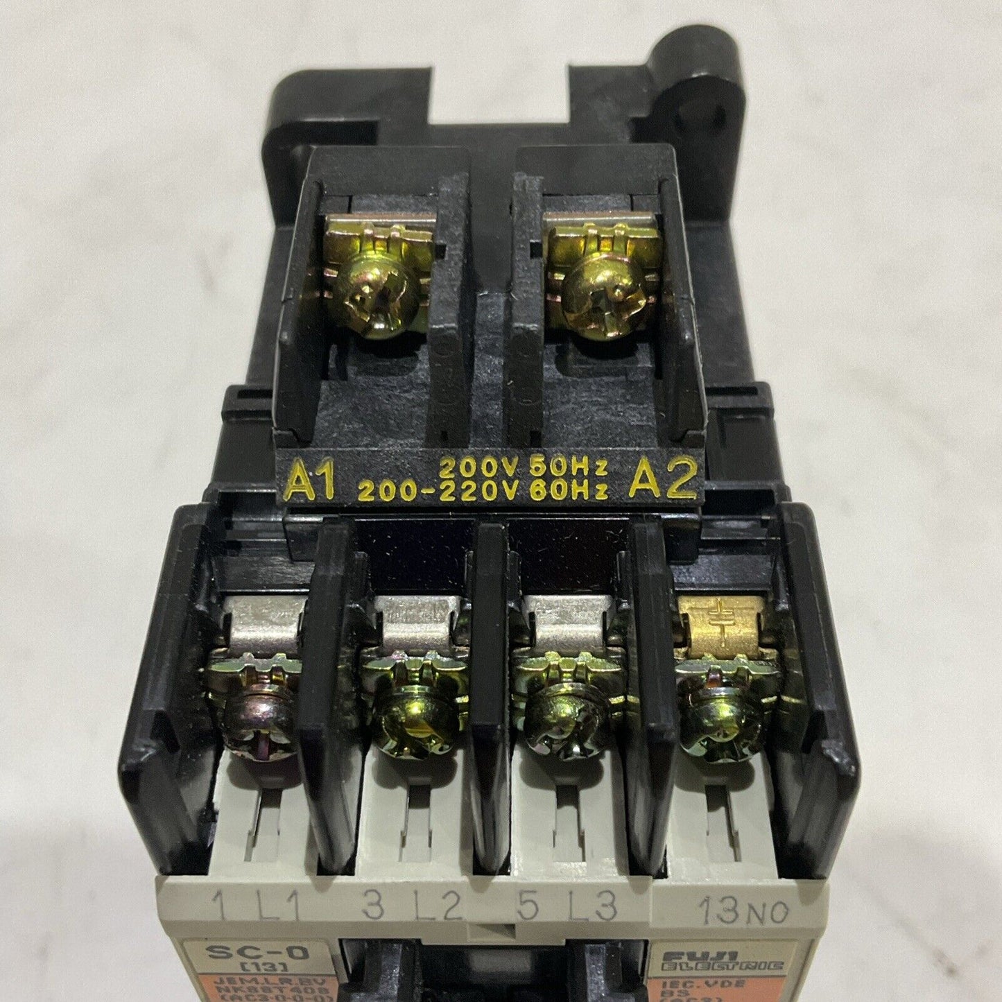 FUJI SC-0 TR-ON SC13AA TRI3N MAGNETIC SWITCH 600V 5HP P7P