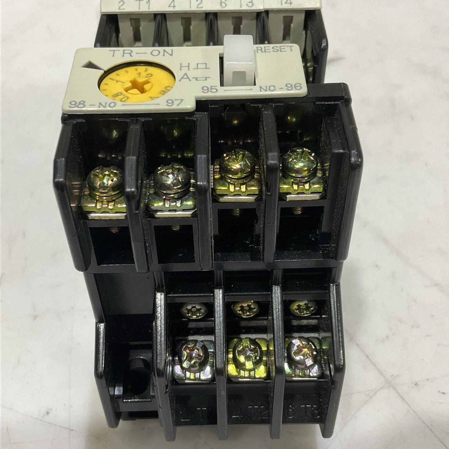 FUJI SC-0 TR-ON SC13AA TRI3N MAGNETIC SWITCH 600V 5HP P7P