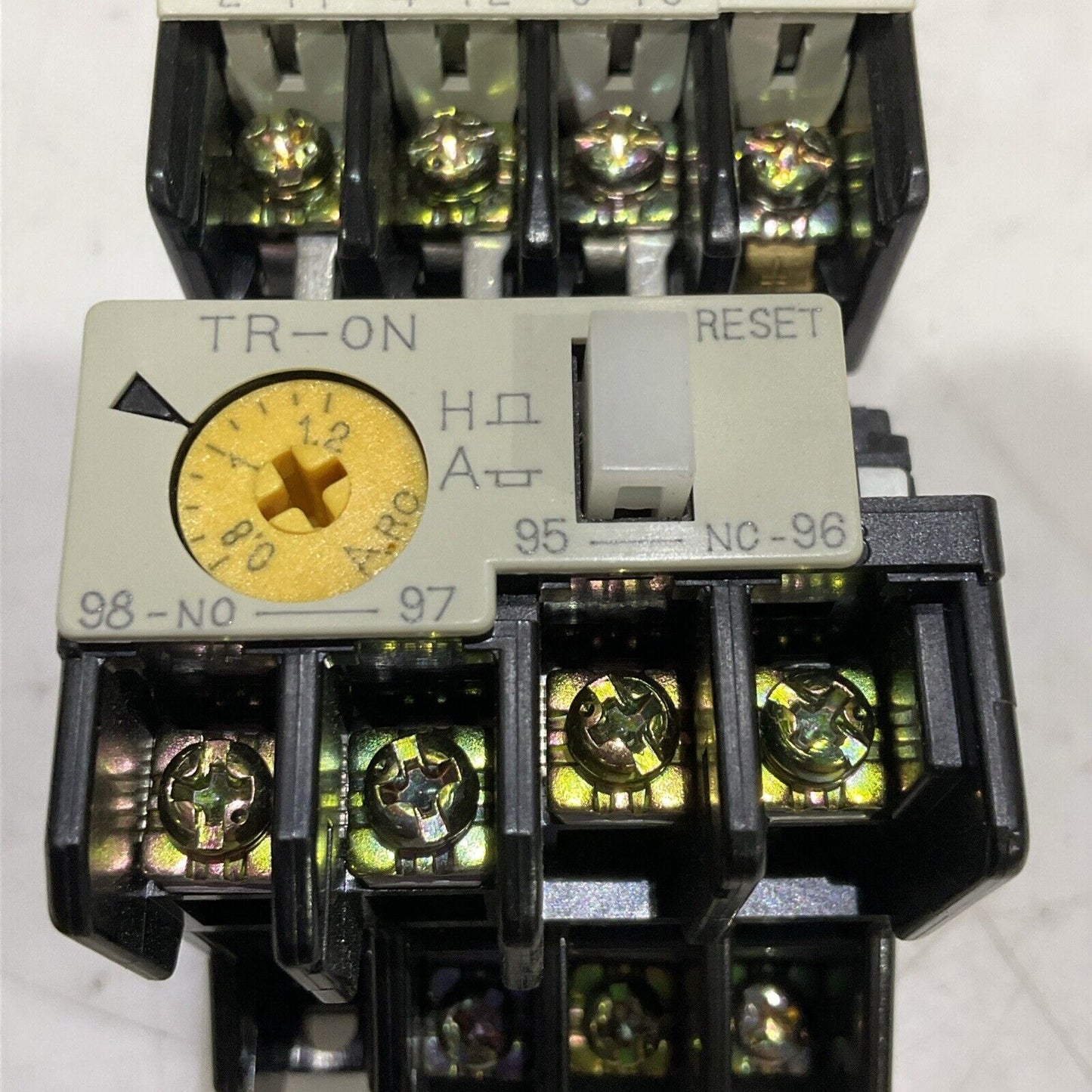 FUJI SC-0 TR-ON SC13AA TRI3N MAGNETIC SWITCH 600V 5HP P7P