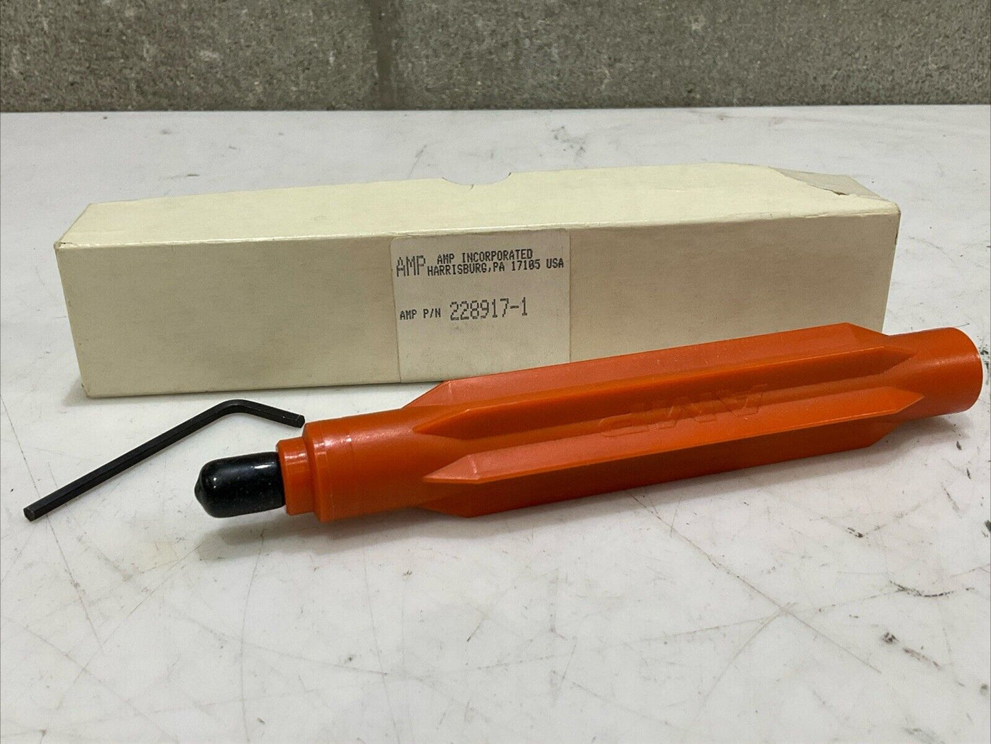 AMP INCORPORATED 228917-1 INSTALLATION TOOL KIT FOR LOW -PROFILE COAXIAL TAP P7P