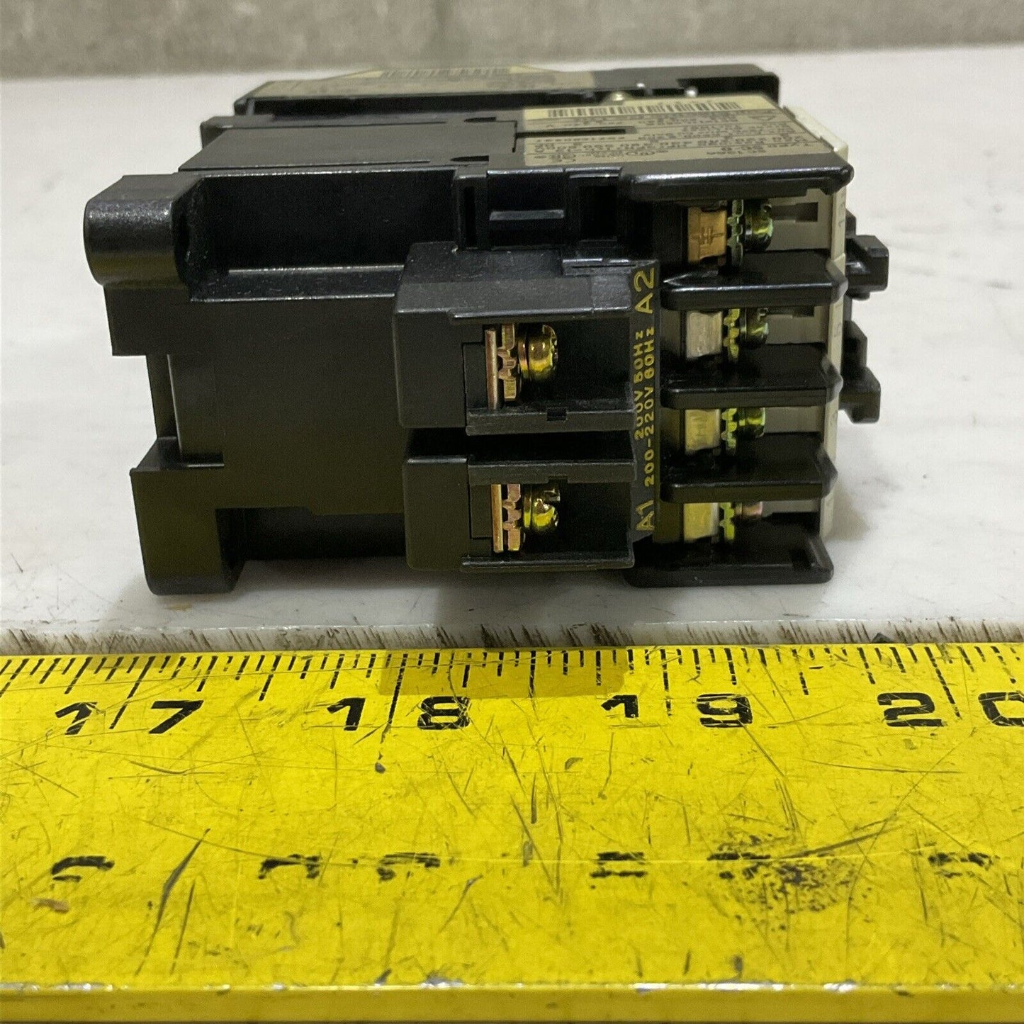 FUJI SC-0 TR-ON SC13AA TRI3N MAGNETIC SWITCH 600V 5HP P7P