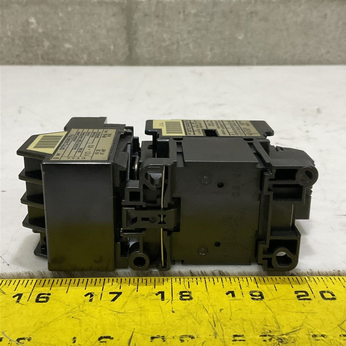 FUJI SC-0 TR-ON SC13AA TRI3N MAGNETIC SWITCH 600V 5HP P7P