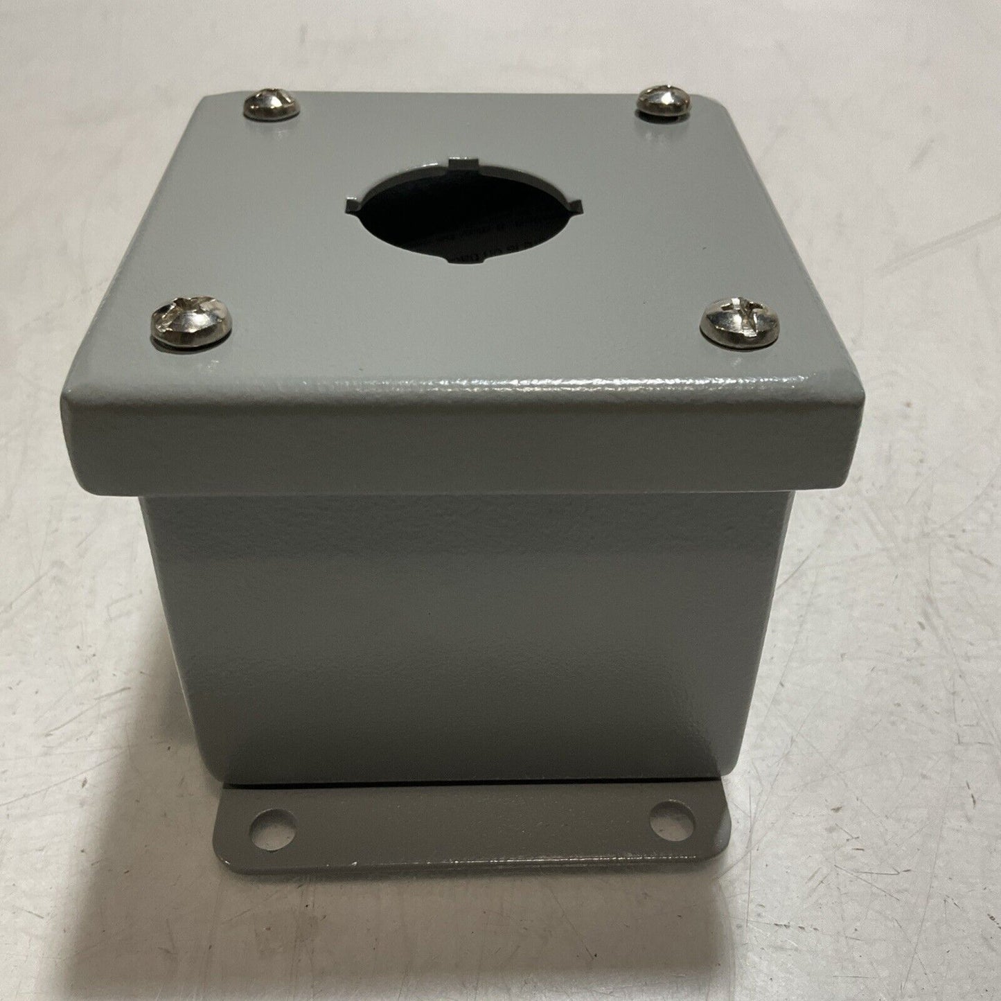 HUBBELL  WIEMANN PB1 N12  STANDARD PUSH BUTTON  ENCLOSURE SIZE  4x3x3  U3S