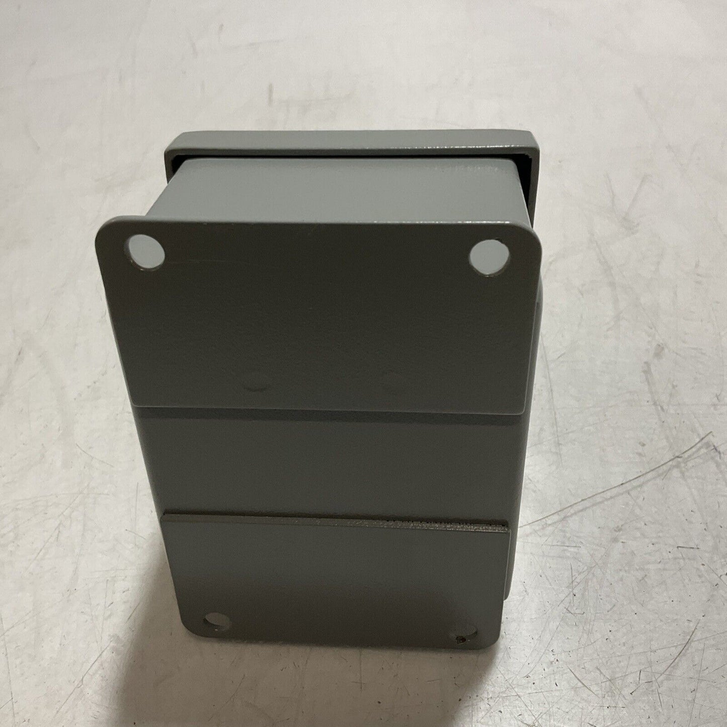 HUBBELL  WIEMANN PB1 N12  STANDARD PUSH BUTTON  ENCLOSURE SIZE  4x3x3  U3S