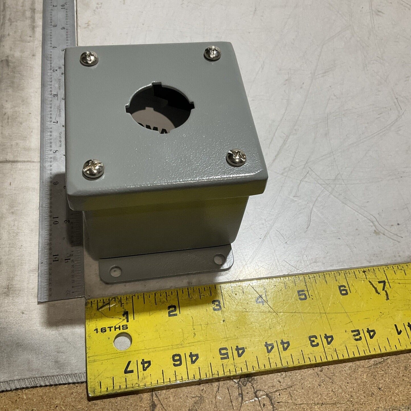 HUBBELL  WIEMANN PB1 N12  STANDARD PUSH BUTTON  ENCLOSURE SIZE  4x3x3  U3S