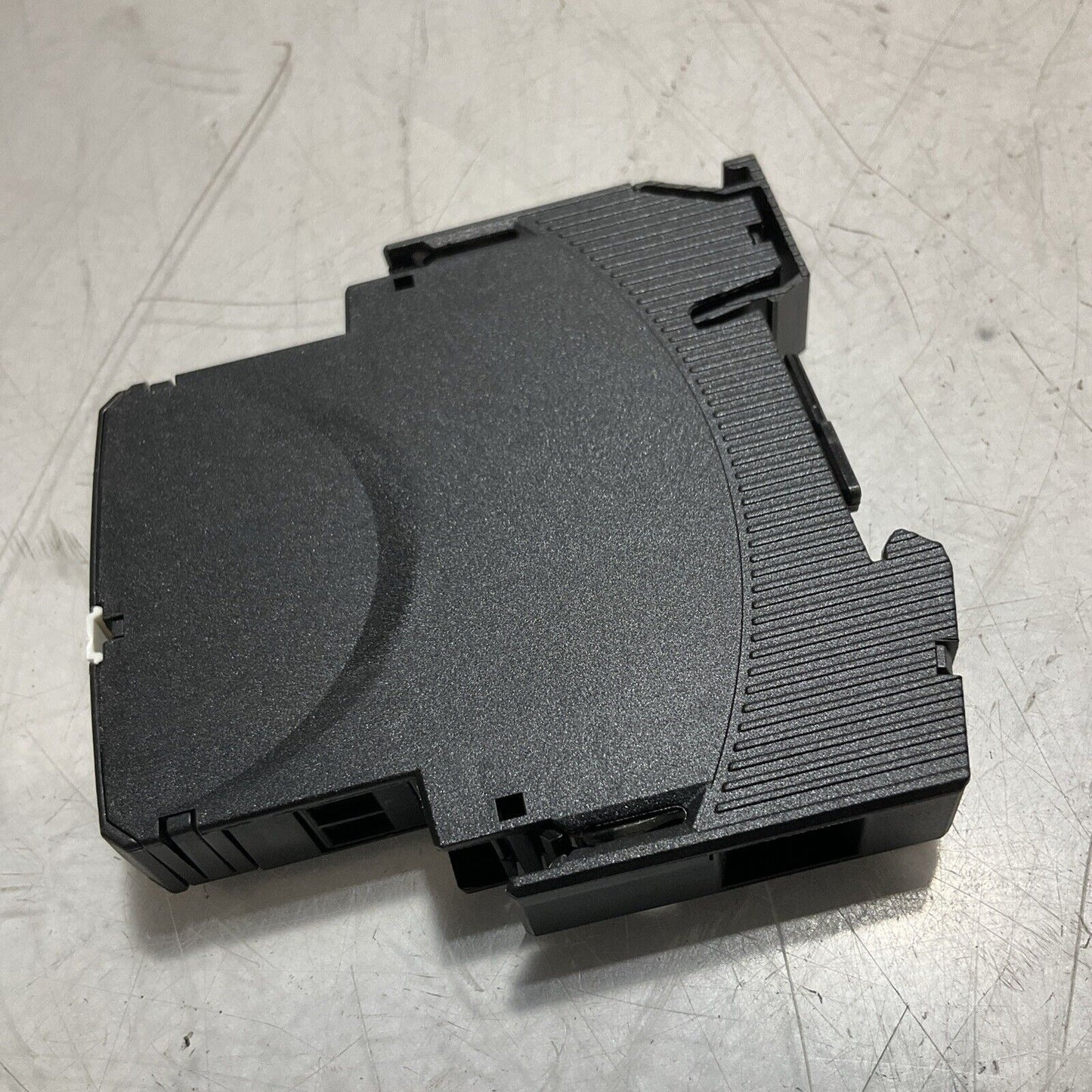 PHOENIX CONTACT 3000758 EC 1 12DC/6A S-C ELECTRIC CIRCUIT PROTECTOR LOT OF 5 G7T