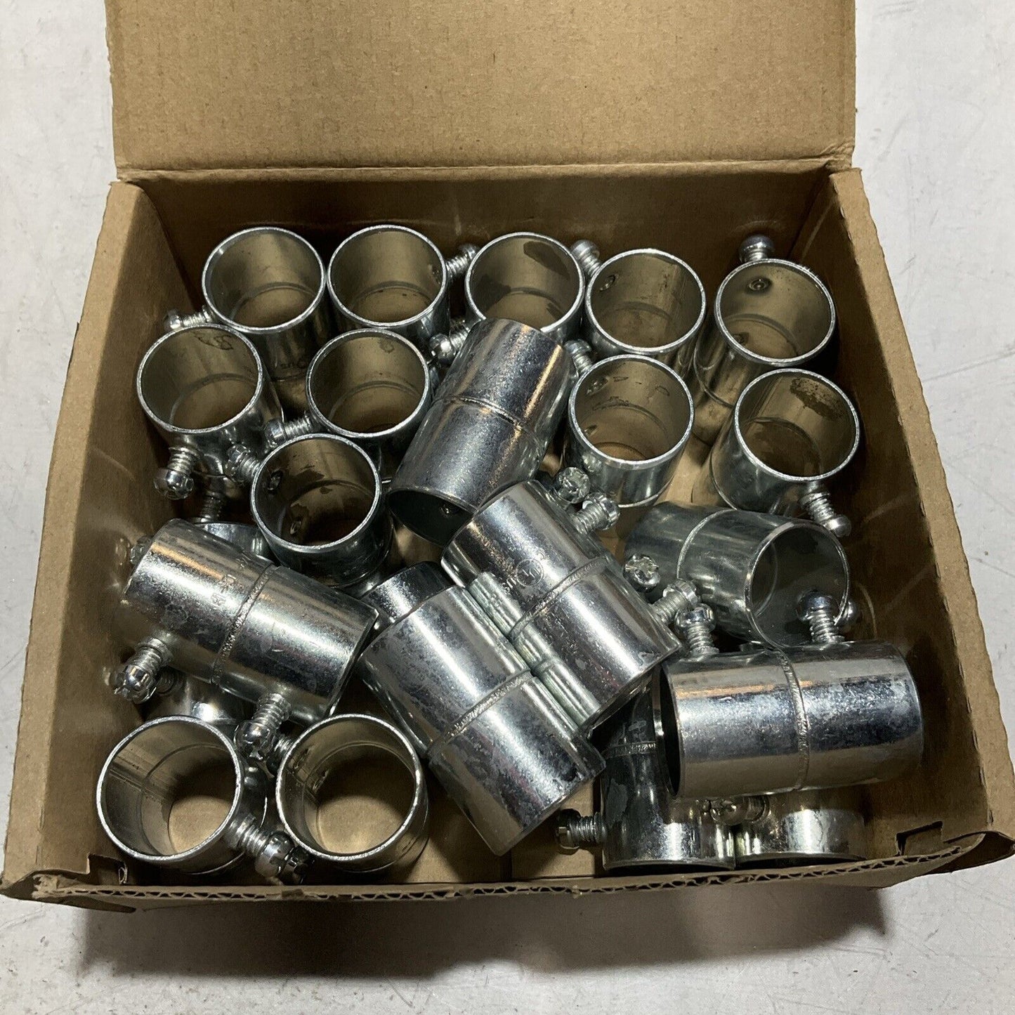 COOPER CROUSE-HINDS  461 SET SCREW TYPE COUPLING  SIZE 3/4  QTY 25 PIECES 222