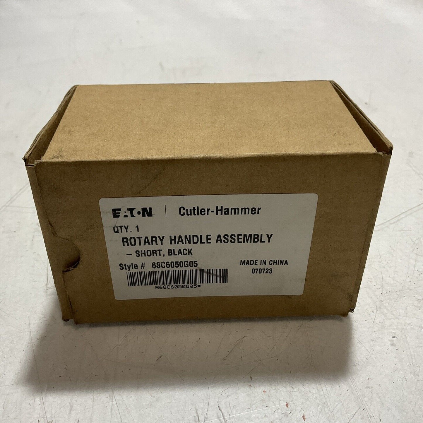 EATON CUTLER-HAMMER  68C6050G05  ROTARY HANDLE ASSEMBLY SHORT- BLACK  222