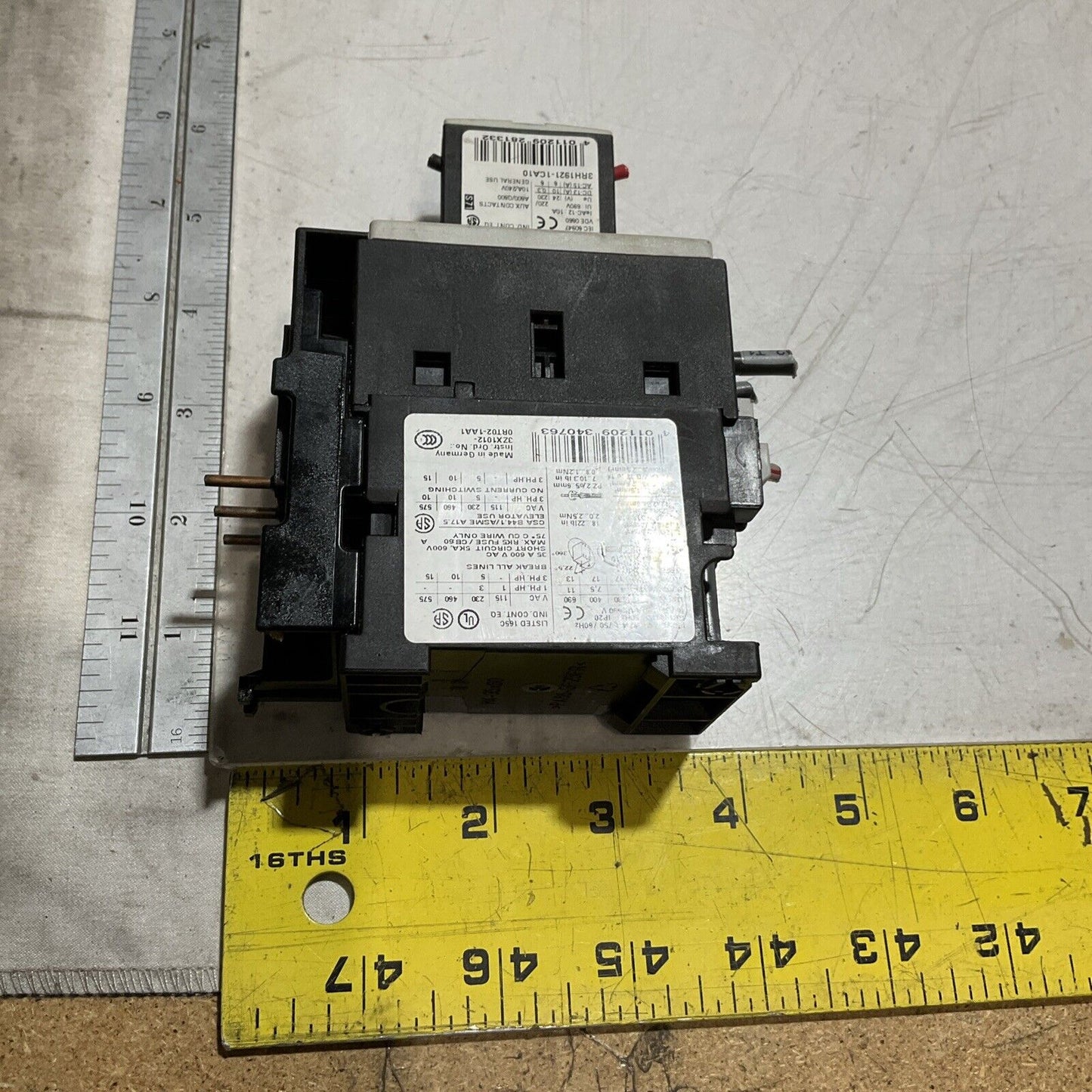 SIEMENS  3RH1921-1CA10 3ZX1012-0RT02-1AA1 AUXILIARY CONTACT  BLOCK 240V U3S