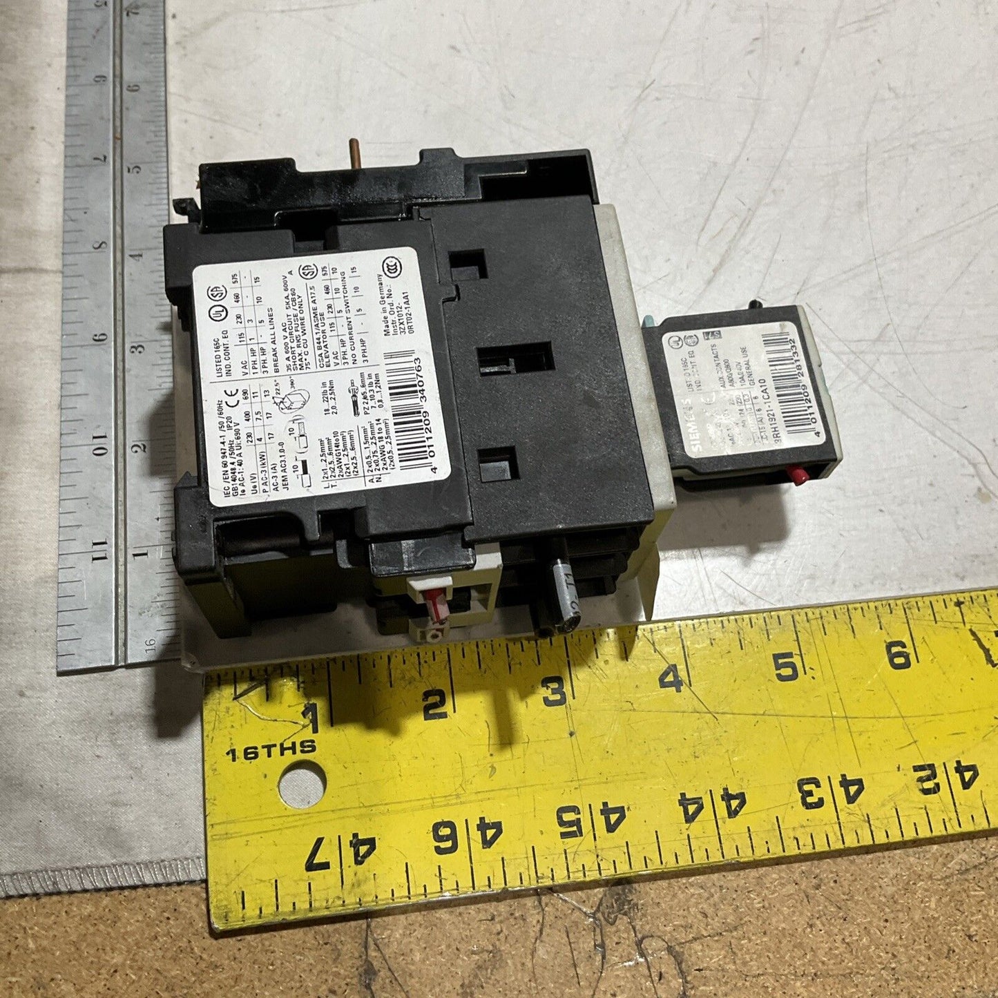 SIEMENS  3RH1921-1CA10 3ZX1012-0RT02-1AA1 AUXILIARY CONTACT  BLOCK 240V U3S