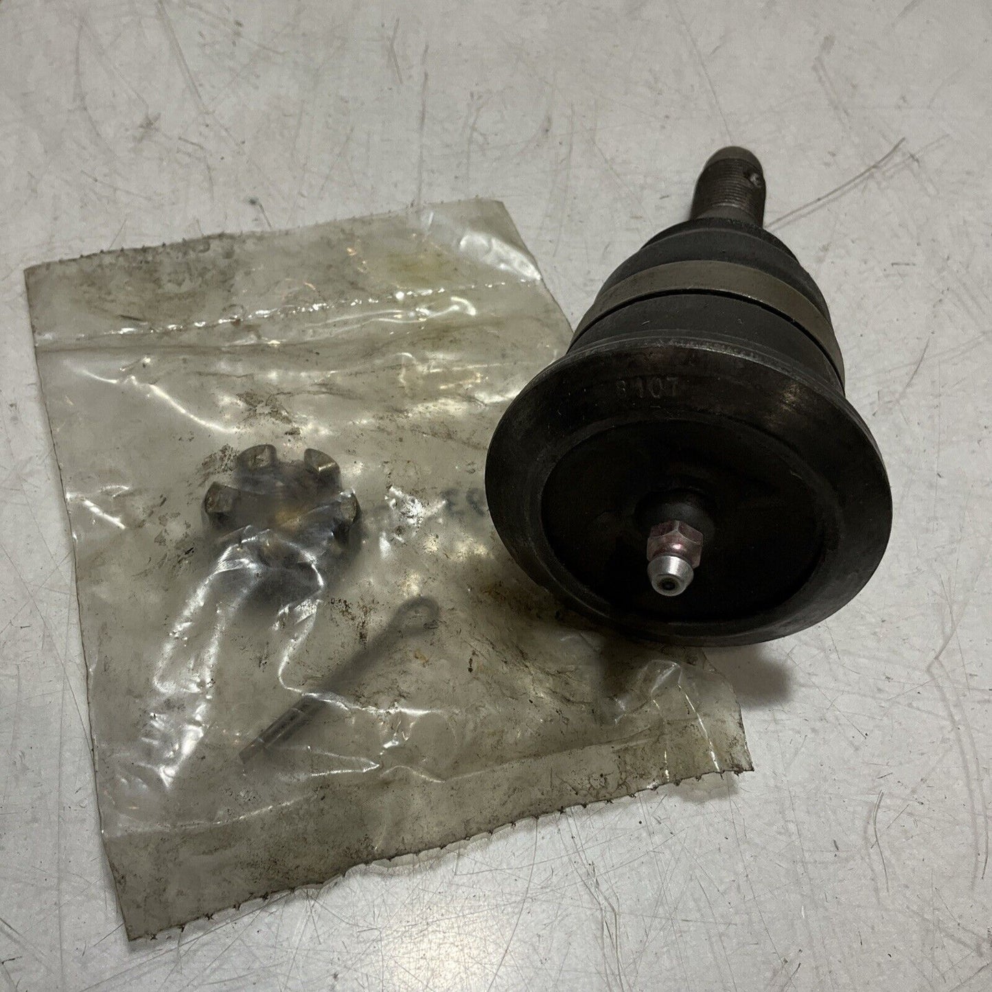 GM 9766423  OEM FRONT  LOWER SUSPENSION BALLL  JOINT  STUD KIT U3S