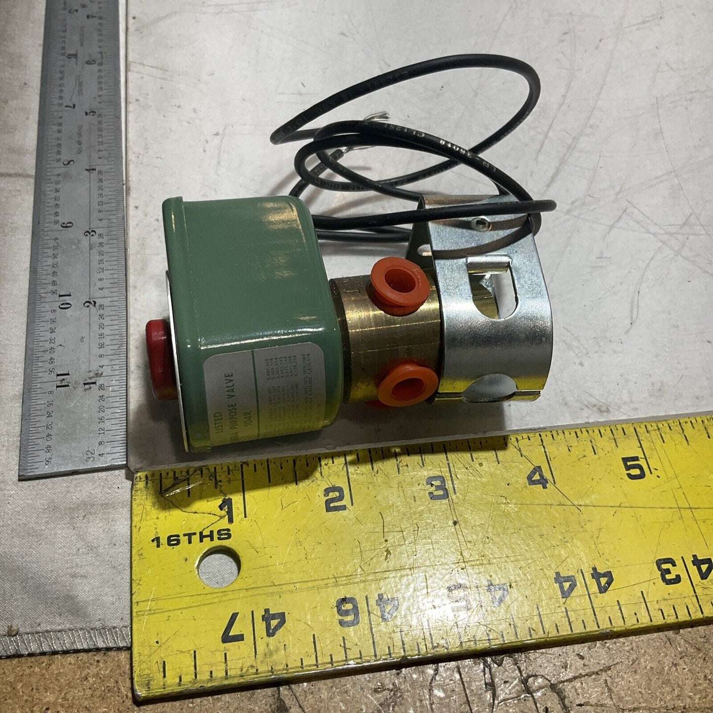 ASCO RED-HAT 8320B15 SOLENOID VALVE 24VDC 100PSI 9.7W 1/8IN 3NC  PIPE  678