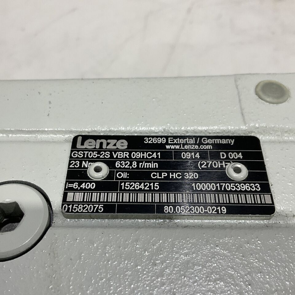 LENZE GST05-25 VBR 09HC41 SERVO MOTOR MCS 09H41LRS0B0-Z0D0-ST5800N-R2SU  U3S