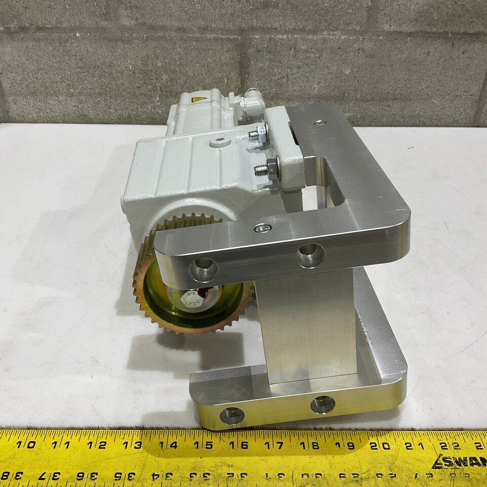 LENZE GST05-25 VBR 09HC41 SERVO MOTOR MCS 09H41LRS0B0-Z0D0-ST5800N-R2SU U3S