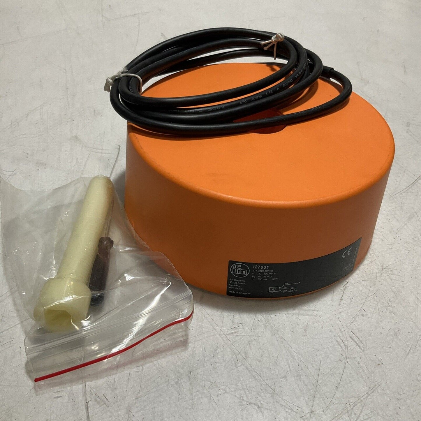 IFM ELECTRONICS I27001 SIY-3120-BPKG INDUCTIVE AREA SENSOR  10-30VDC 222