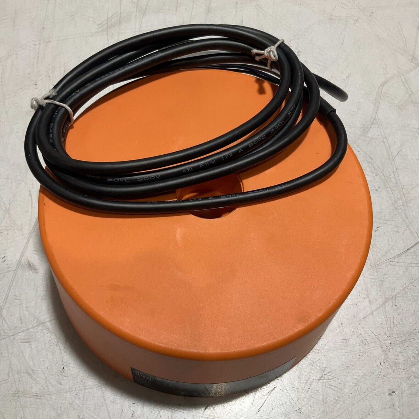 IFM ELECTRONICS I27001 SIY-3120-BPKG INDUCTIVE AREA SENSOR  10-30VDC 222
