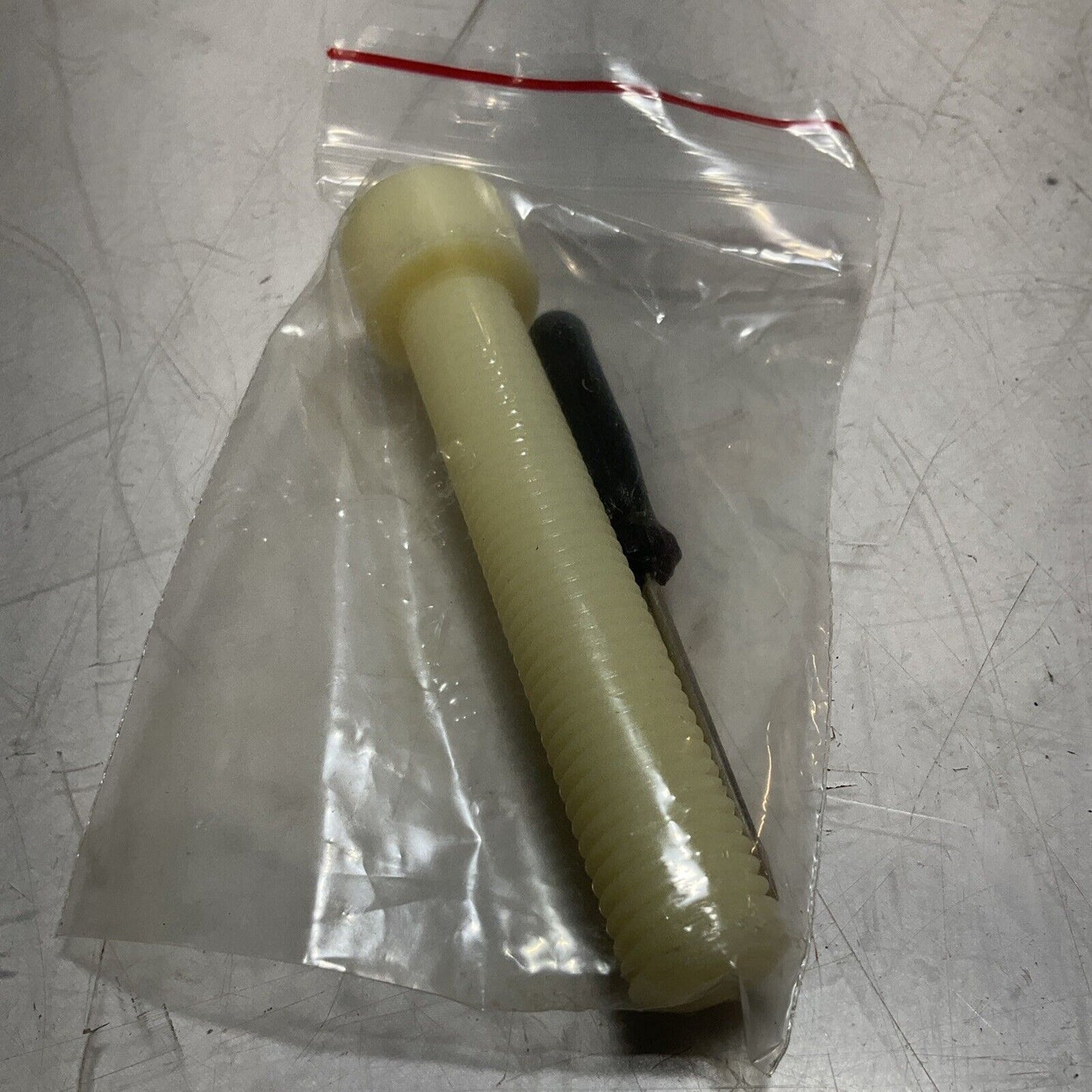 IFM ELECTRONICS I27001 SIY-3120-BPKG INDUCTIVE AREA SENSOR  10-30VDC 222