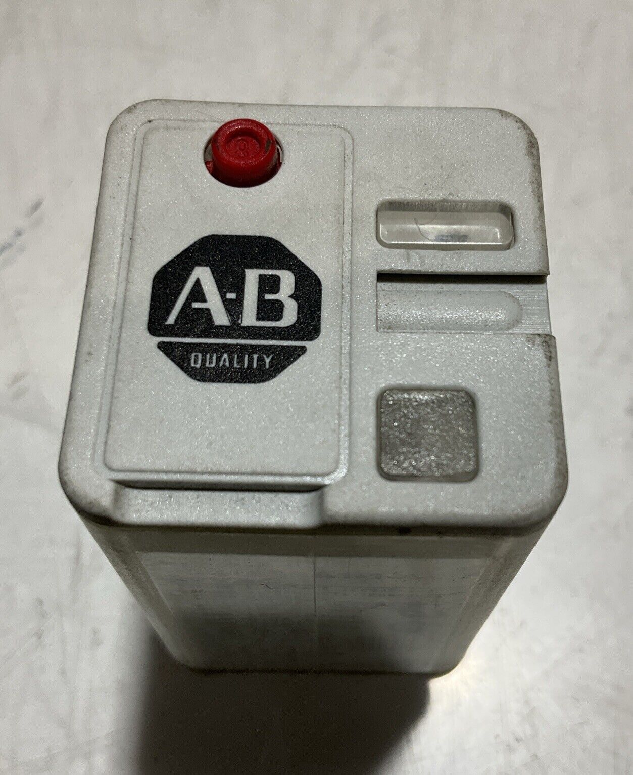 A-B ALLEN-BRADLEY  700-HA33A1-4 GENERAL  PURPOSE  RELAY  SERIES A  120VAC  U3S