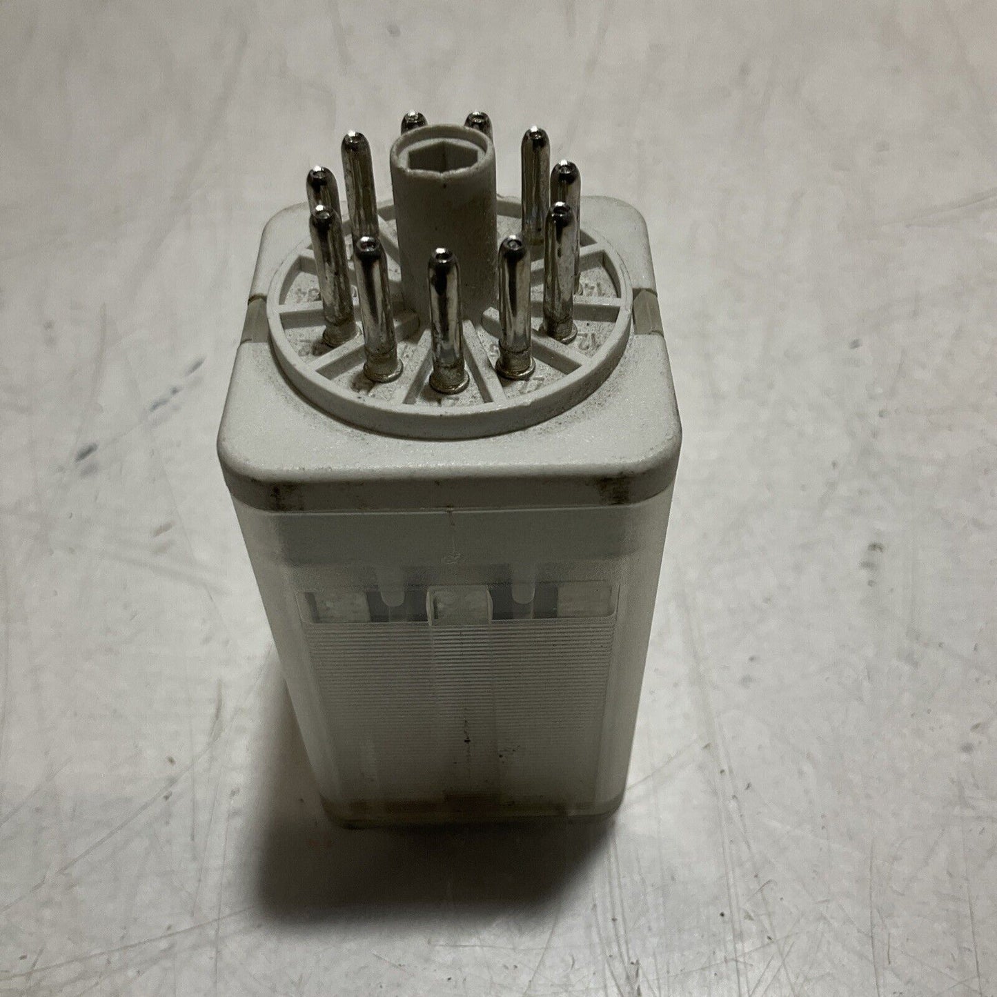 A-B ALLEN-BRADLEY  700-HA33A1-4 GENERAL  PURPOSE  RELAY  SERIES A  120VAC  U3S
