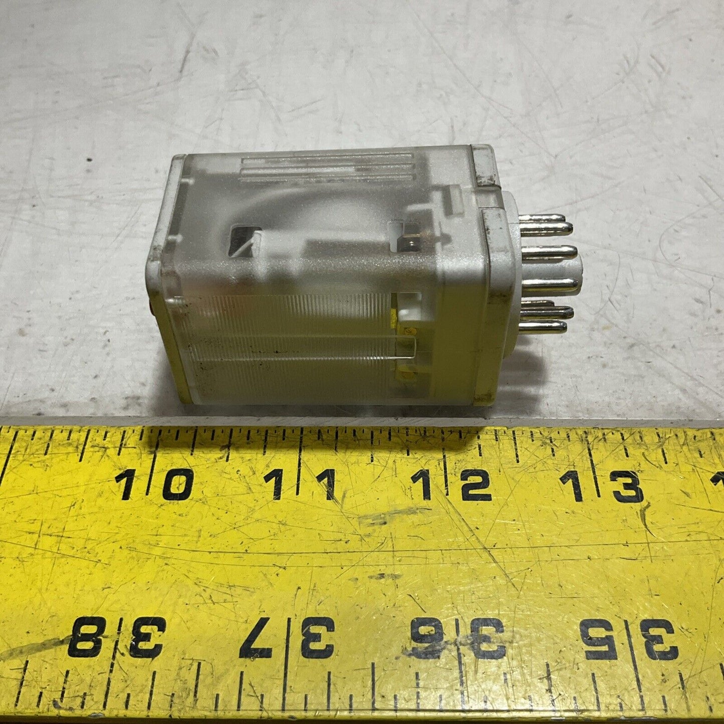 A-B ALLEN-BRADLEY  700-HA33A1-4 GENERAL  PURPOSE  RELAY  SERIES A  120VAC  U3S