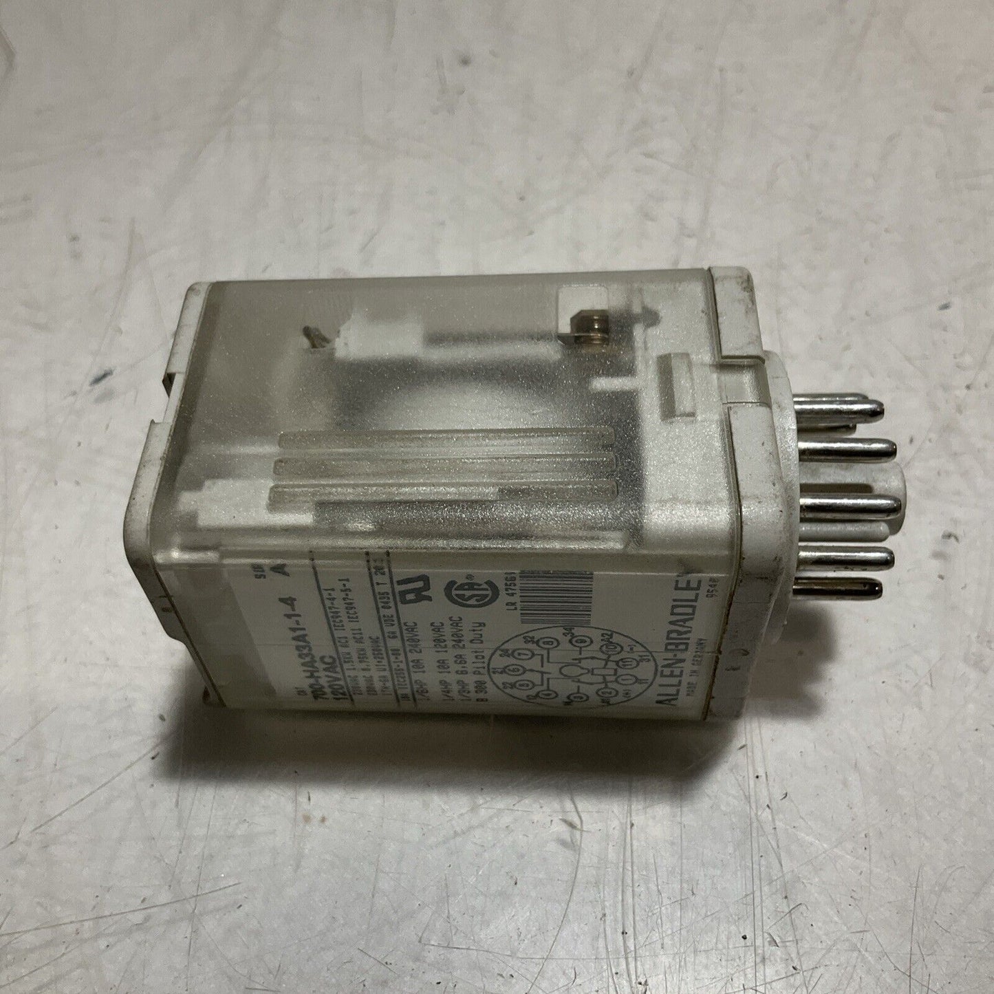 A-B ALLEN-BRADLEY  700-HA33A1-4 GENERAL  PURPOSE  RELAY  SERIES A  120VAC  U3S