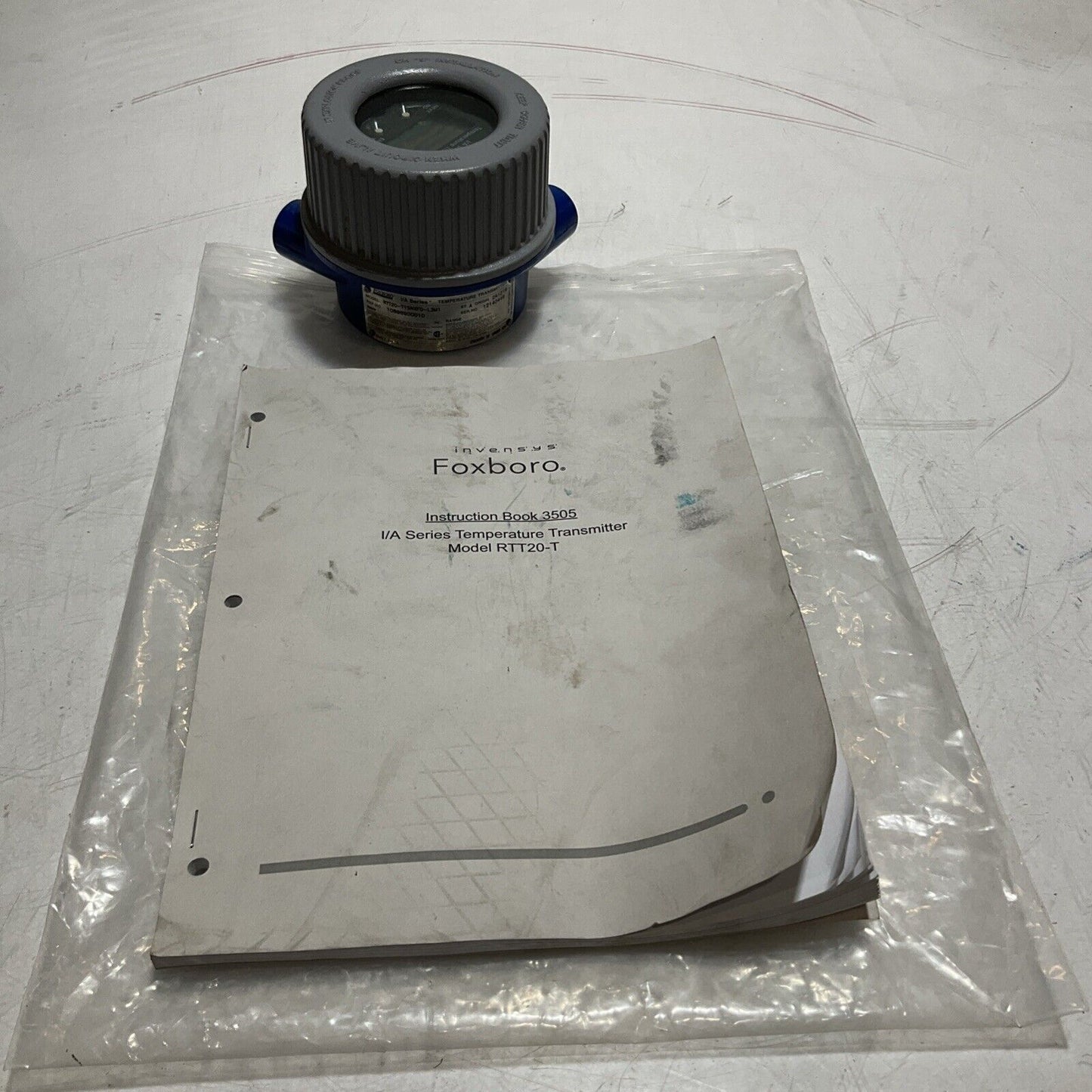 INVENSYS  FOXBORO RTT20-T1SNXFD-L3M1 10896900010 TEMPERATURE TRANSMITTER 373-U3S