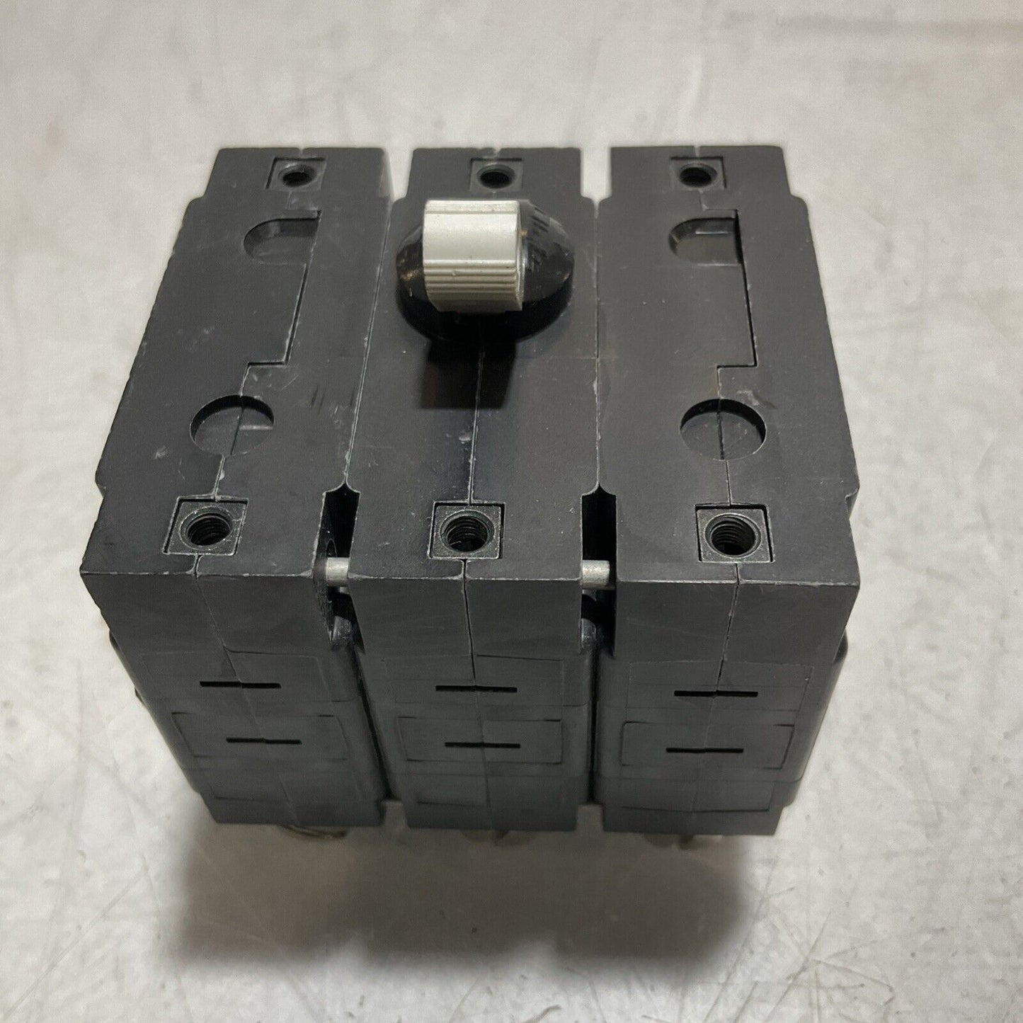 AIRPAX IEG666-1-63F-5.00-91-V CIRCUIT BREAKER 250V 5A U3S