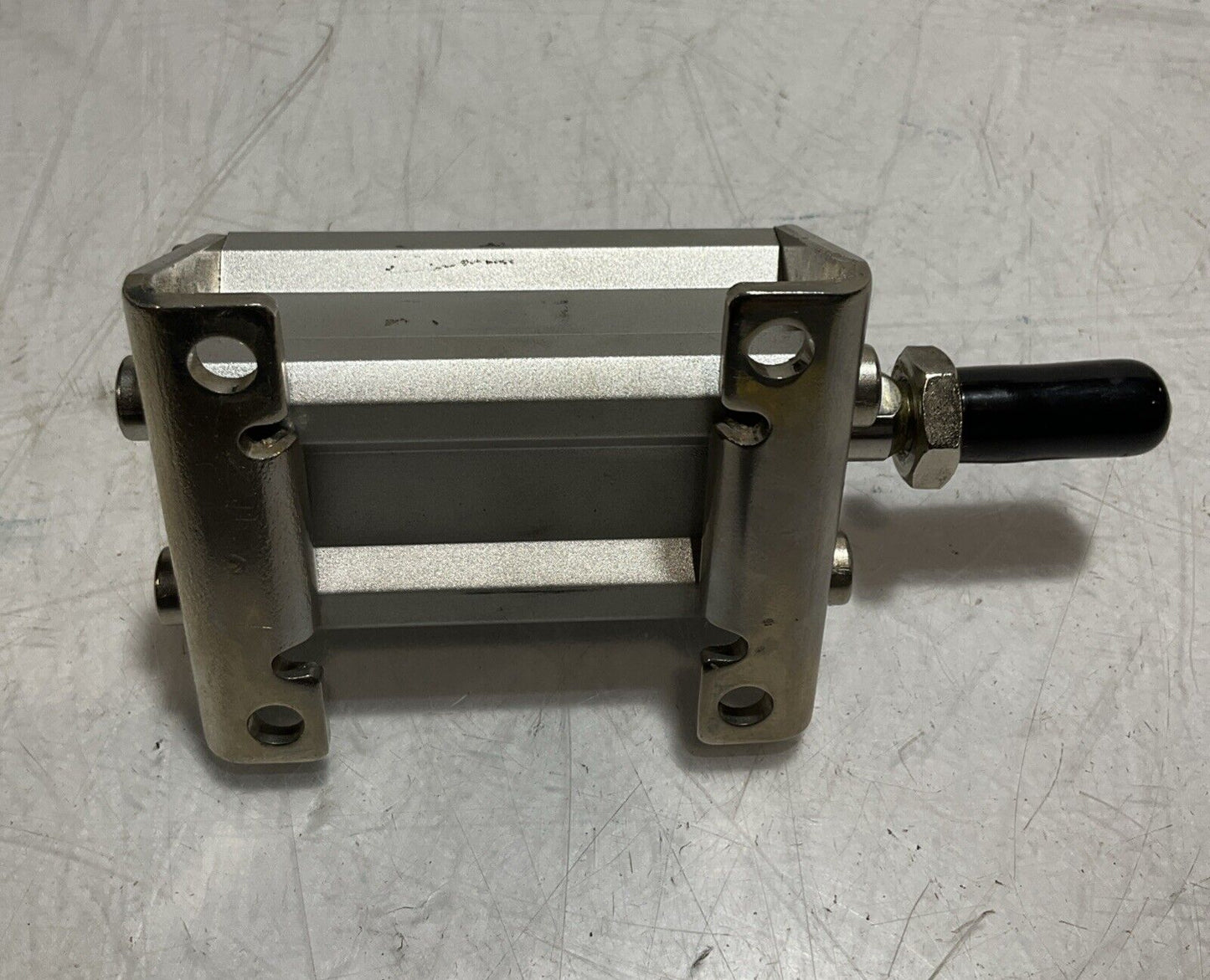 SMC CQ2L25-50DM PNEUMATIC  COMPACT CYLINDER  HHH-U3S