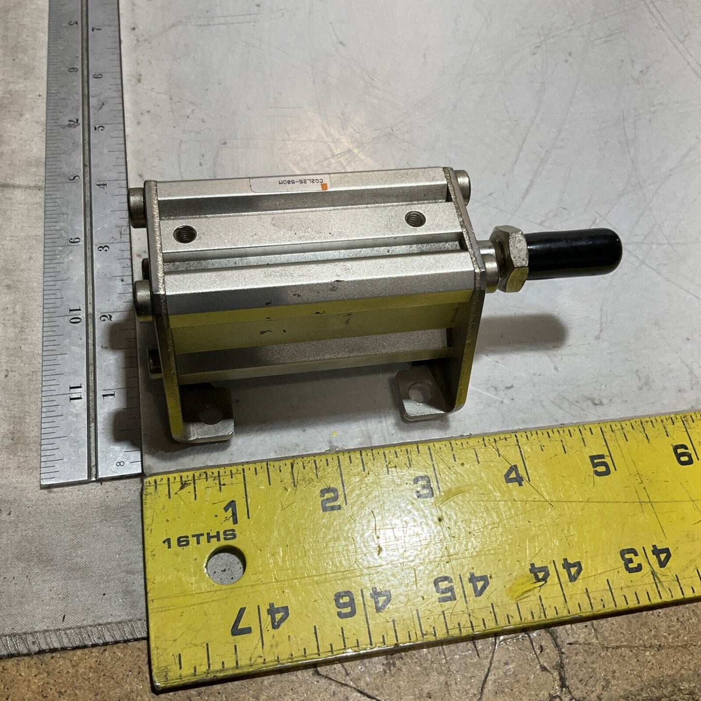 SMC CQ2L25-50DM PNEUMATIC  COMPACT CYLINDER  HHH-U3S